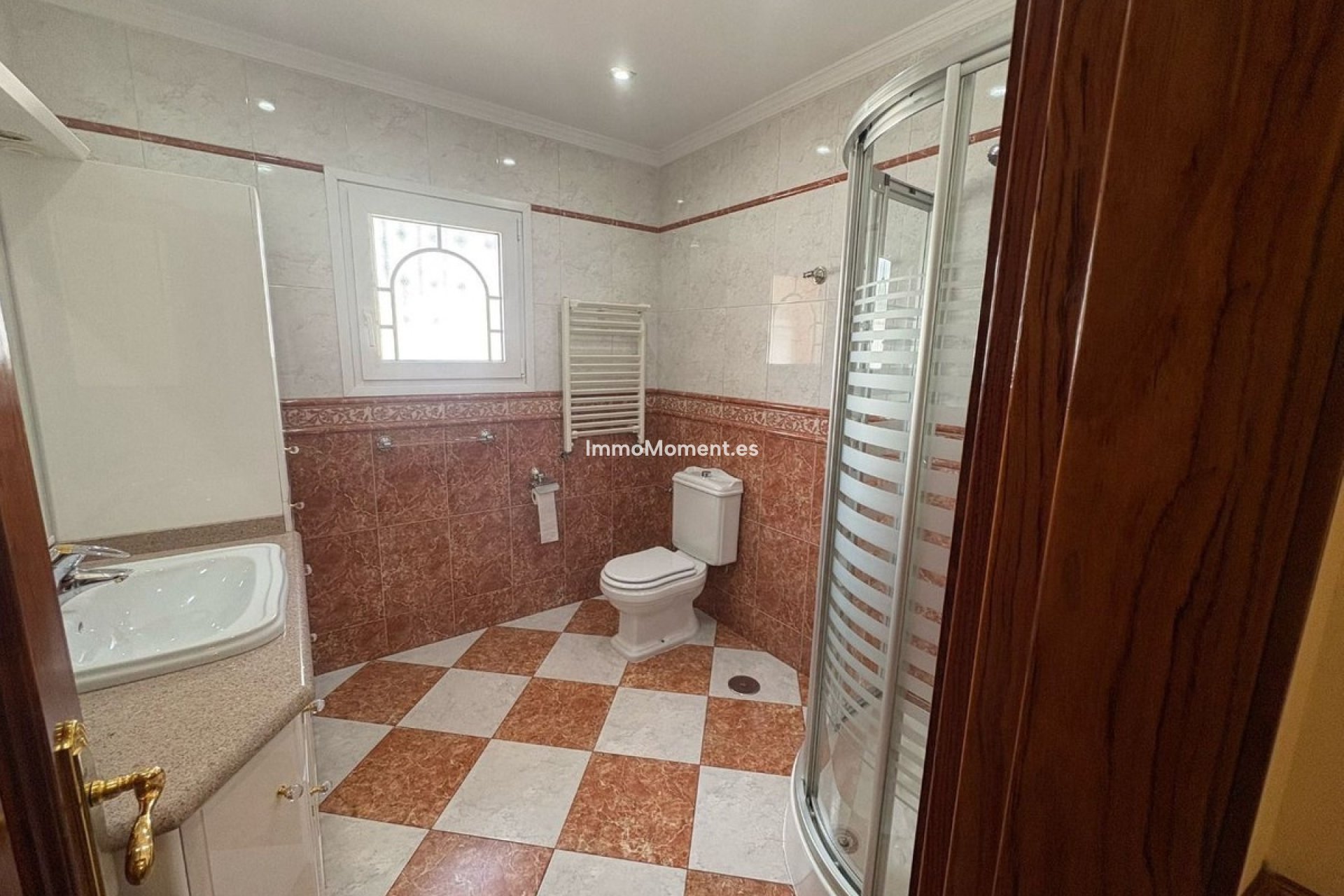 Resale - Villa - Inland  - Alhaurín de la Torre