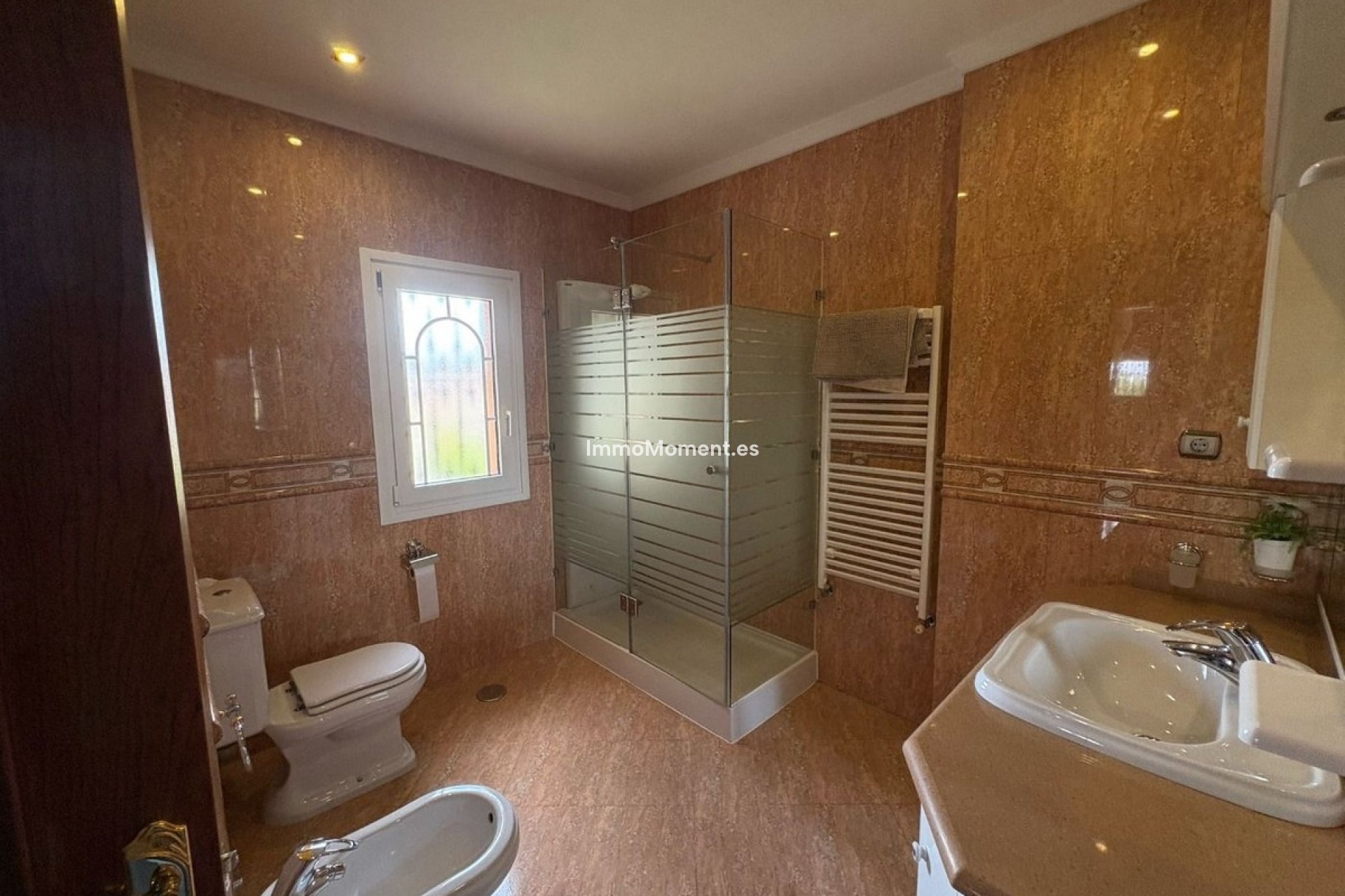 Resale - Villa - Inland  - Alhaurín de la Torre