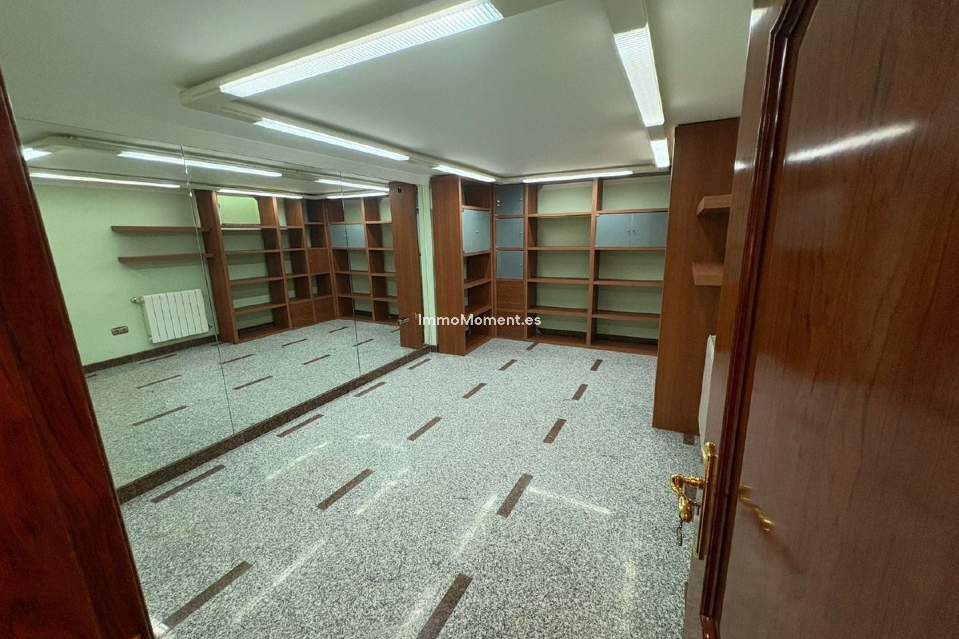 Resale - Villa - Inland  - Alhaurín de la Torre