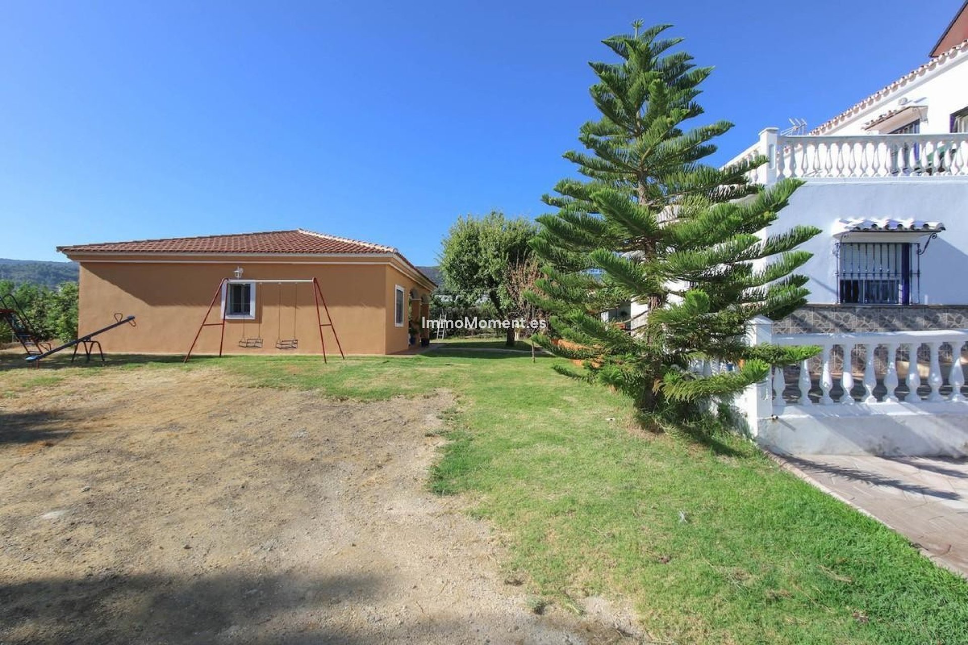 Resale - Villa - Inland  - Alhaurín de la Torre