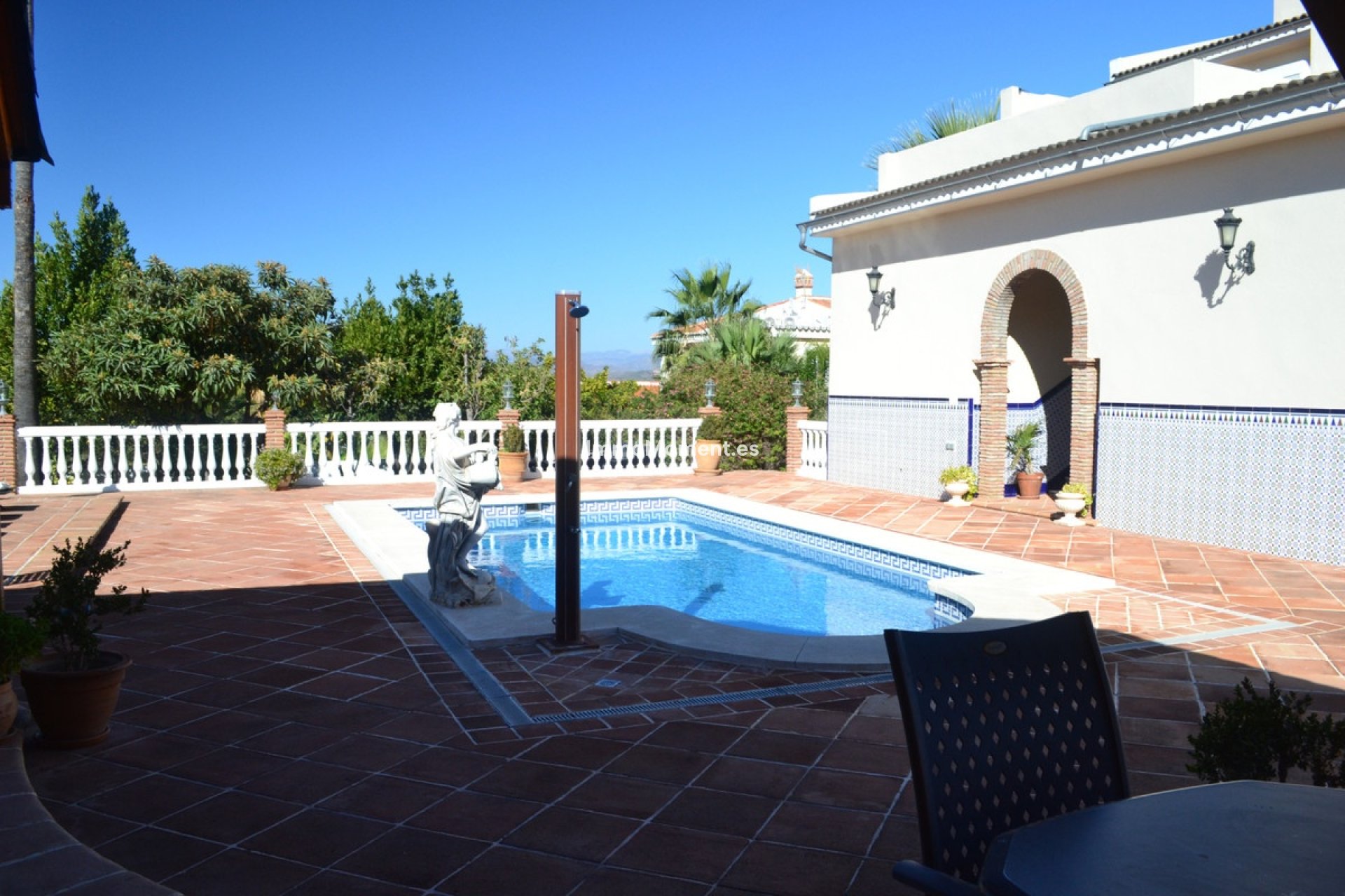 Resale - Villa - Inland  - Alhaurín de la Torre