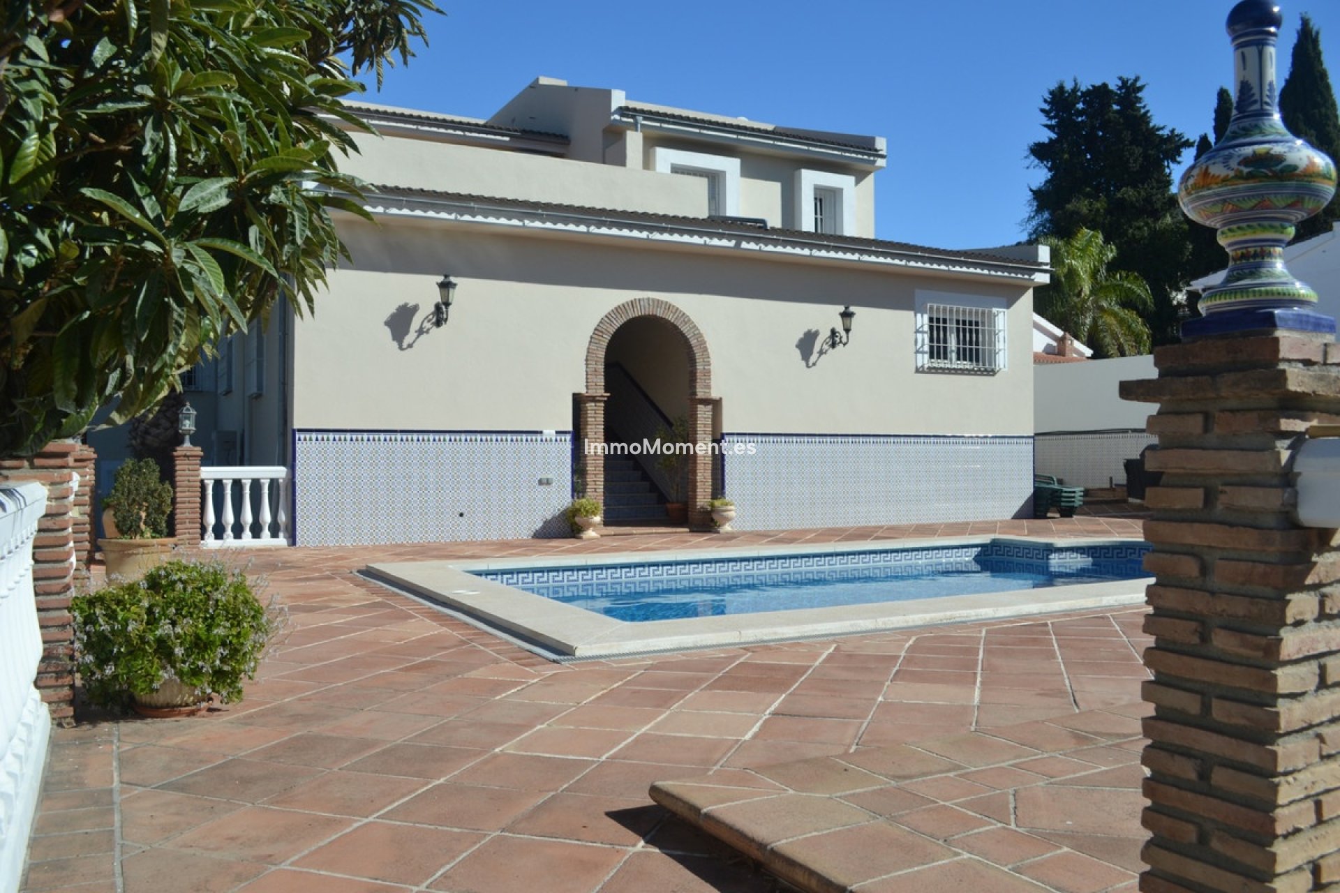 Resale - Villa - Inland  - Alhaurín de la Torre