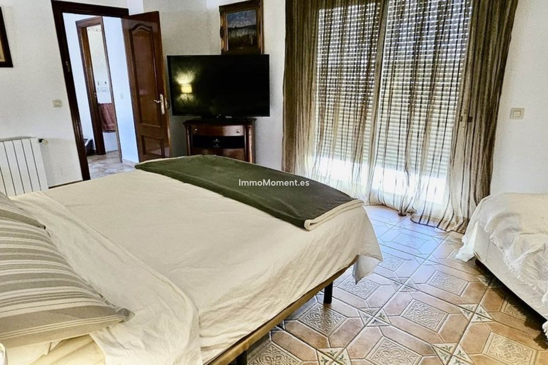 Resale - Villa - Inland  - Alhaurín de la Torre