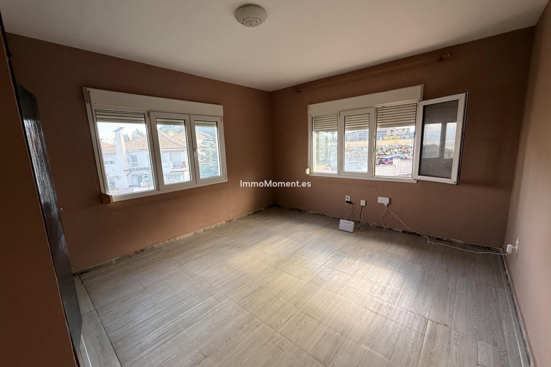 Resale - Villa - Inland  - Alhaurín de la Torre