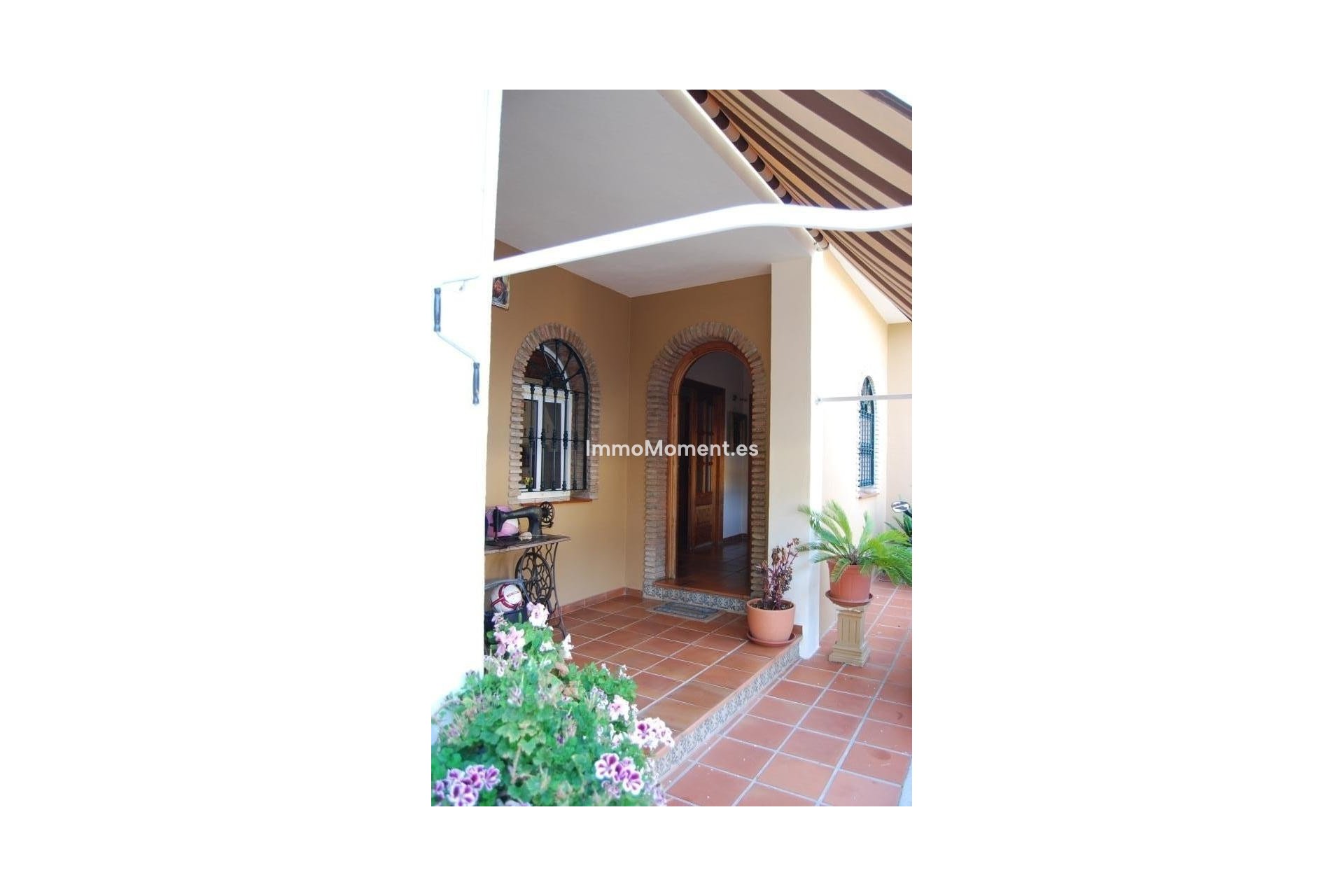 Resale - Villa - Inland  - Alhaurín de la Torre