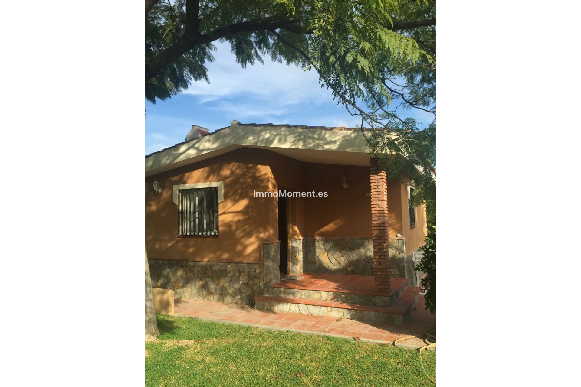 Resale - Villa - Inland  - Alhaurín de la Torre