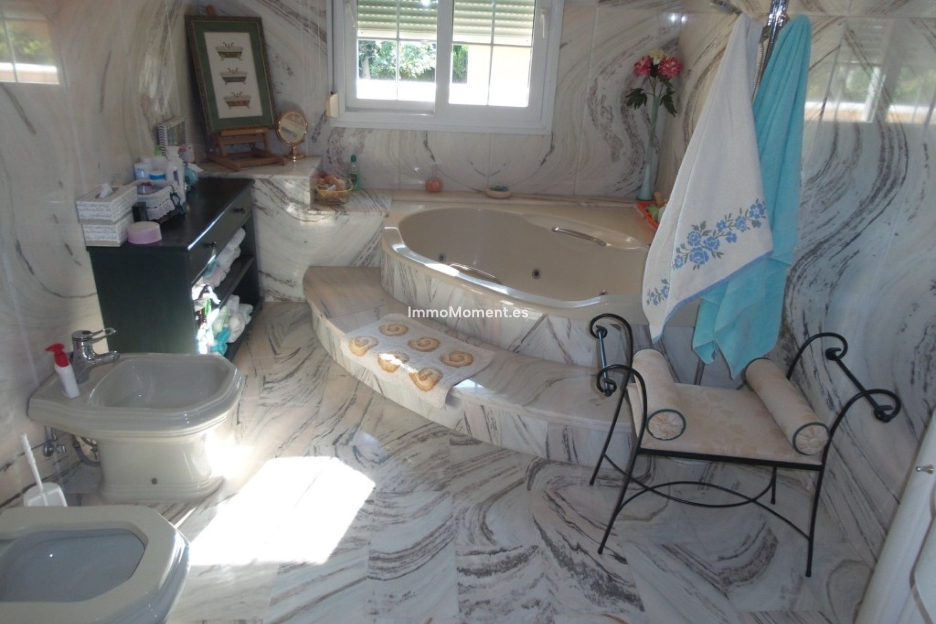 Resale - Villa - Inland  - Alhaurín de la Torre