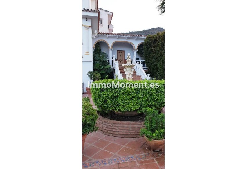 Resale - Villa - Inland  - Alhaurín de la Torre