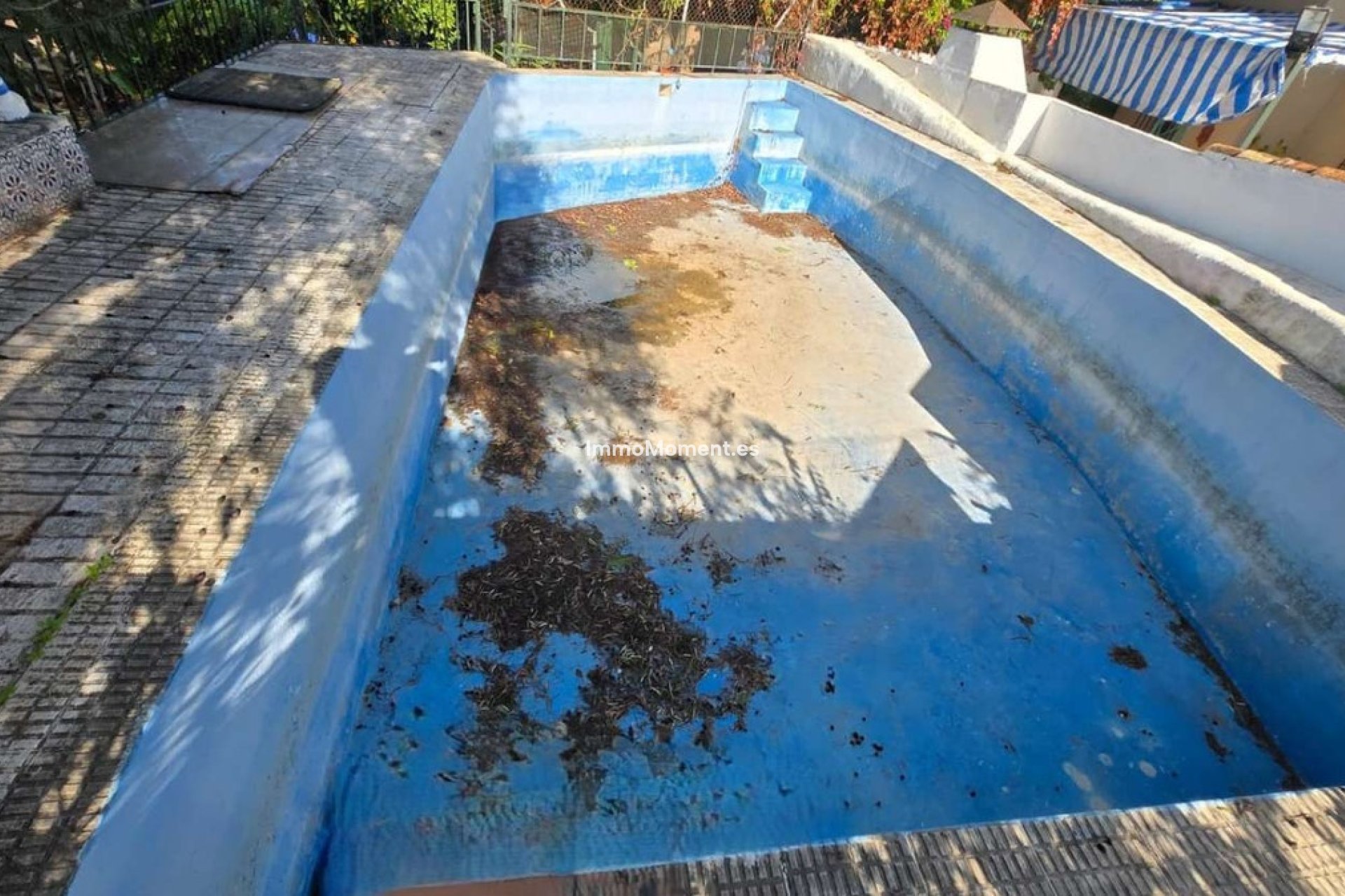 Resale - Villa - Inland  - Alhaurín de la Torre