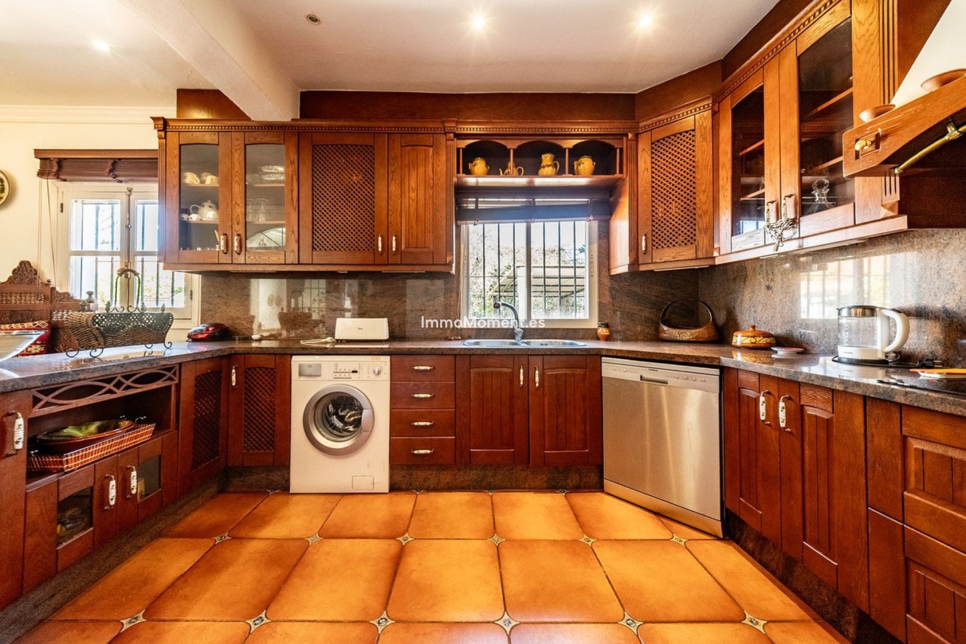 Resale - Villa - Inland  - Alhaurín de la Torre