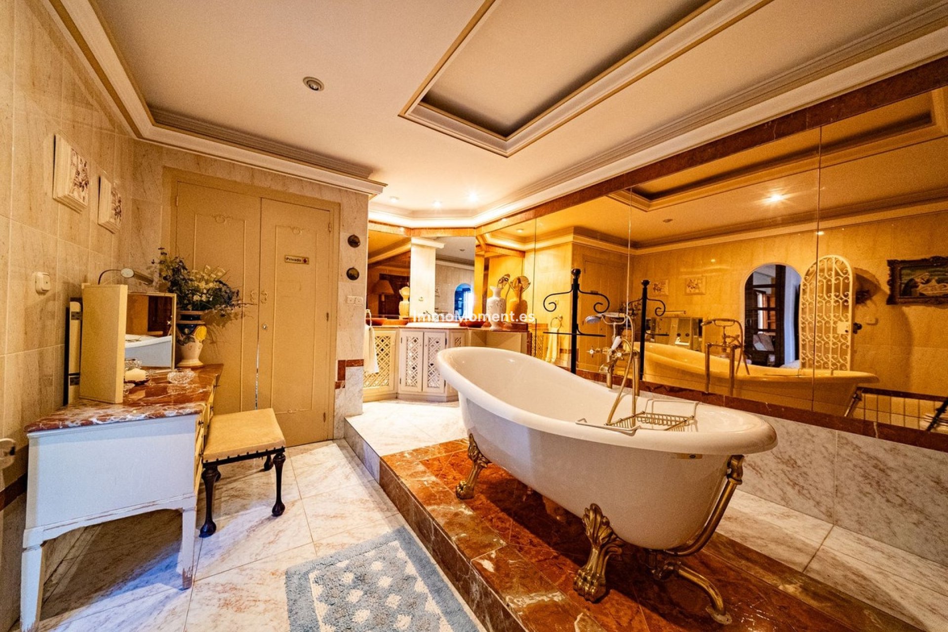 Resale - Villa - Inland  - Alhaurín de la Torre