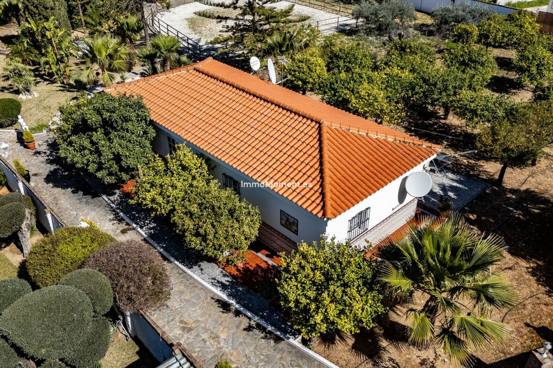 Resale - Villa - Inland  - Alhaurín de la Torre
