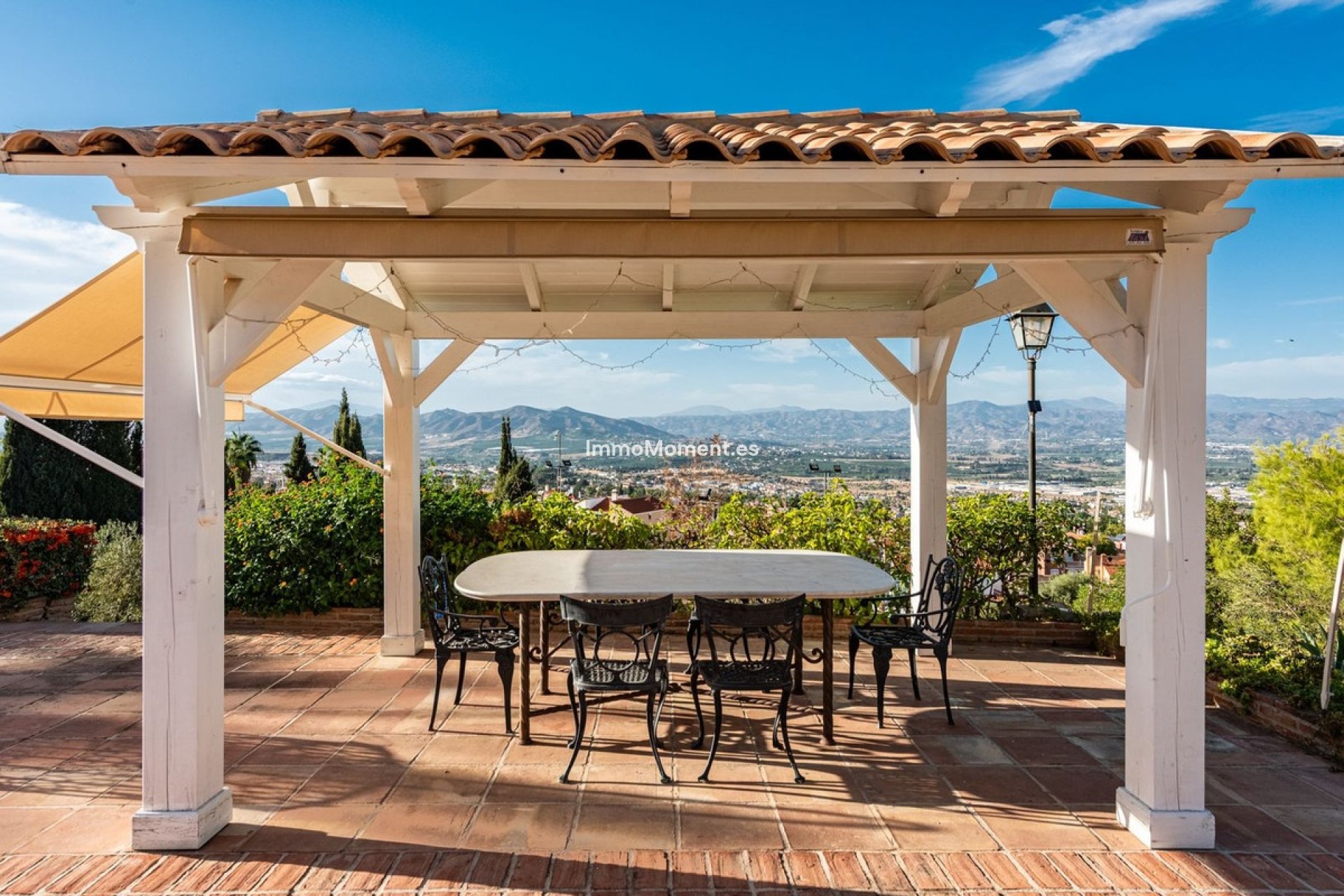 Resale - Villa - Inland  - Alhaurín de la Torre