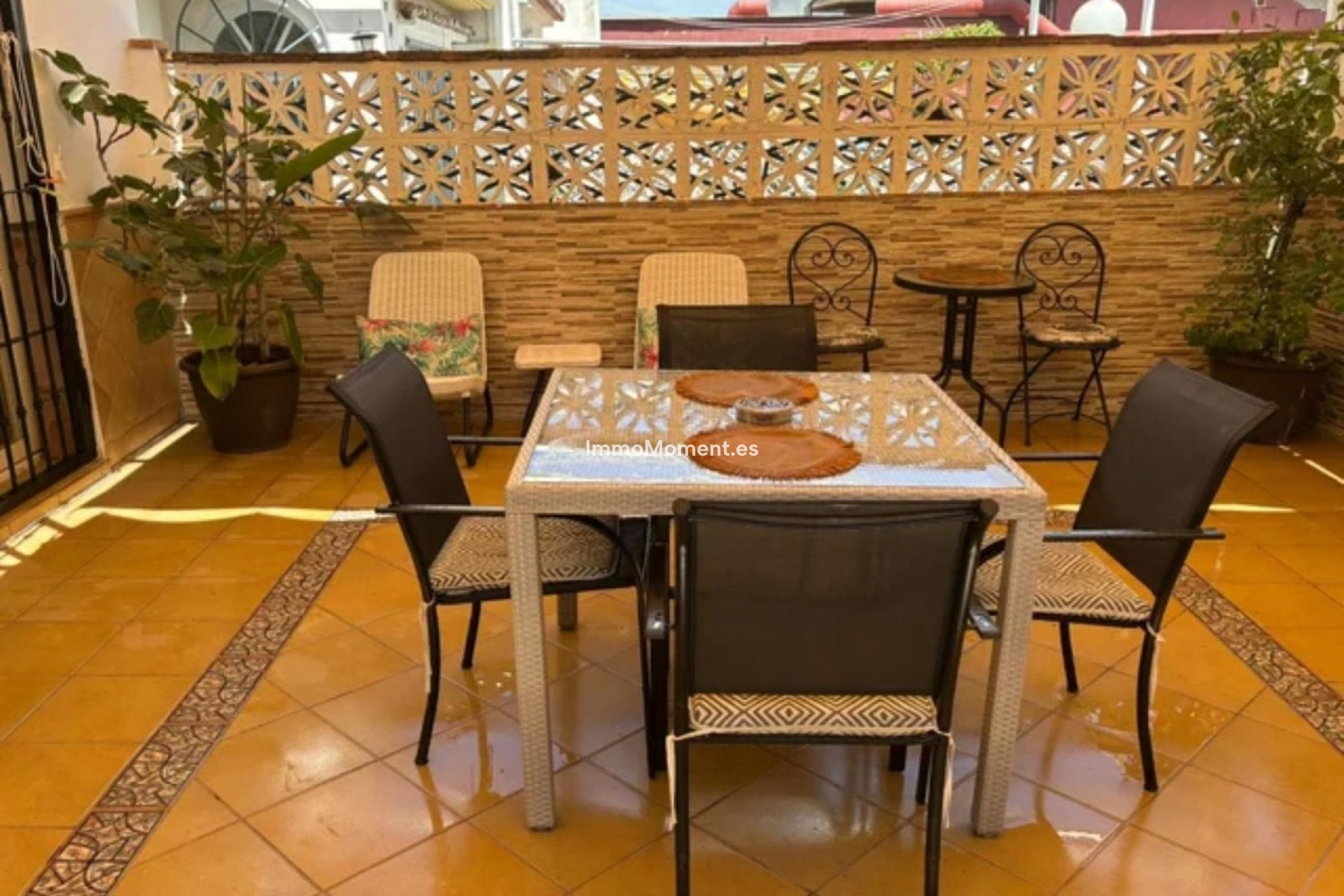 Resale - Villa - Inland  - Alhaurín de la Torre