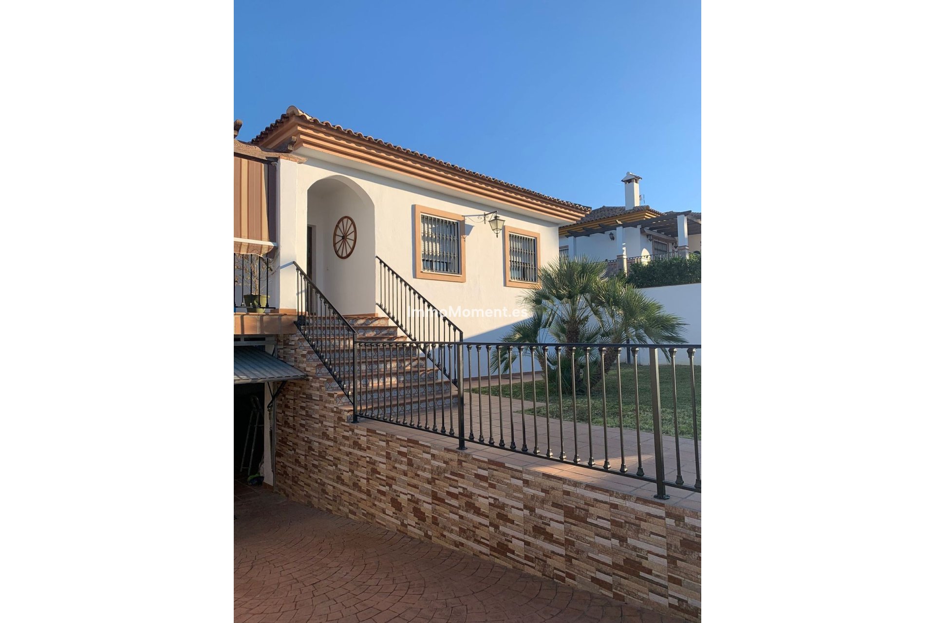 Resale - Villa - Inland  - Alhaurín de la Torre