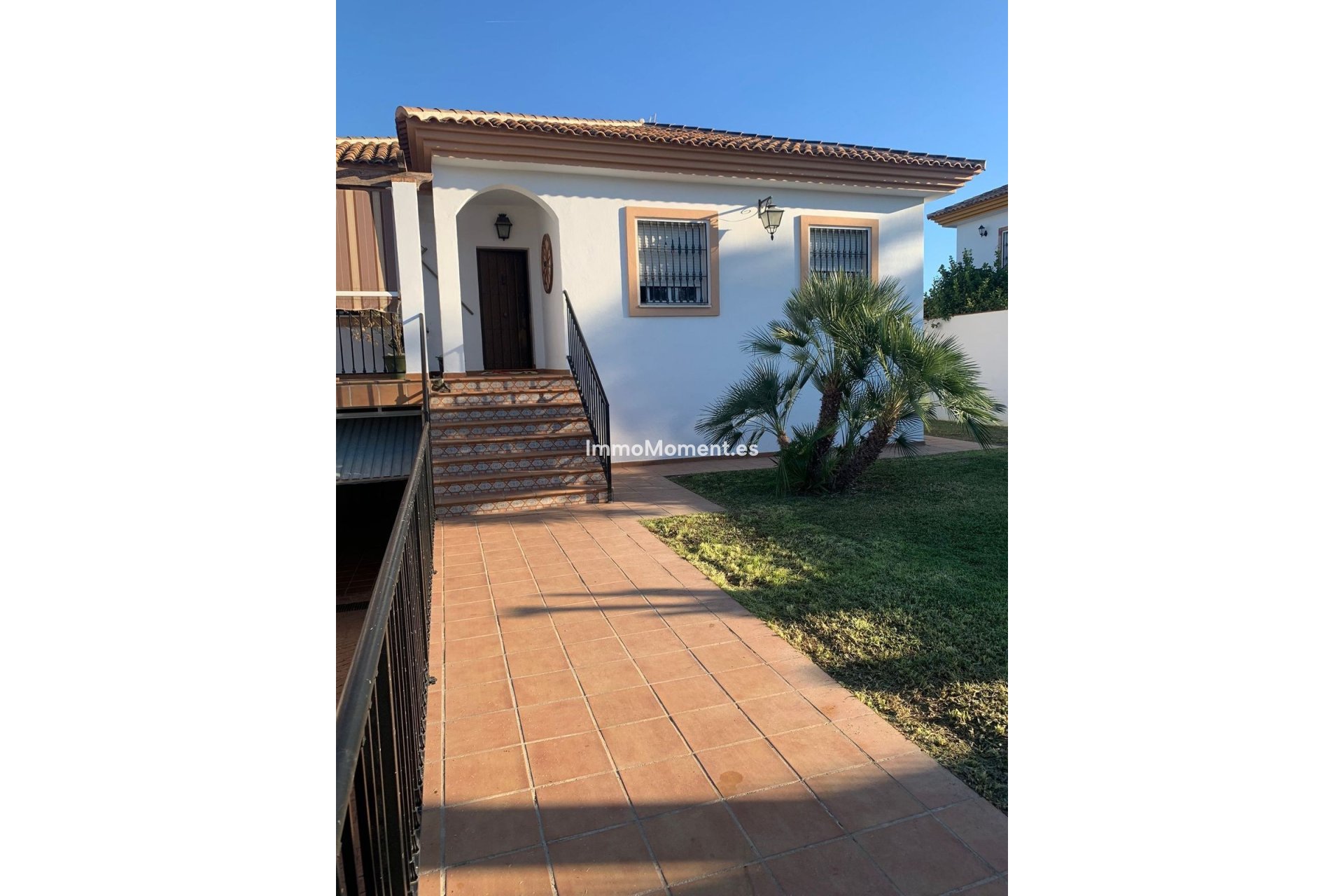 Resale - Villa - Inland  - Alhaurín de la Torre