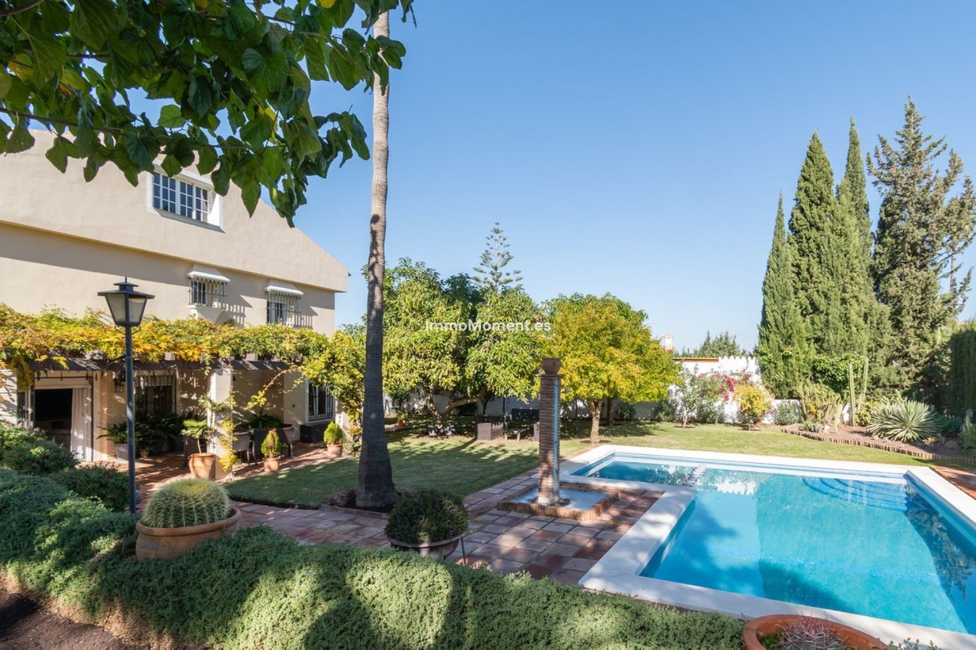 Resale - Villa - Inland  - Alhaurín de la Torre