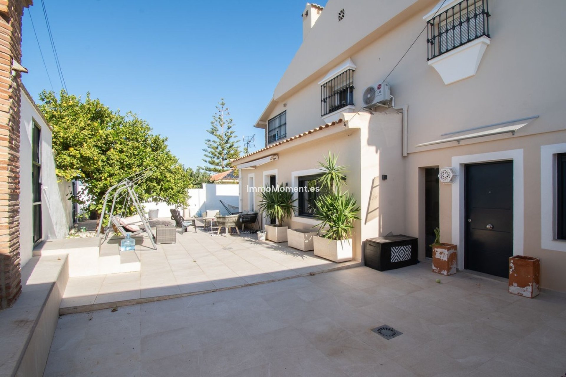 Resale - Villa - Inland  - Alhaurín de la Torre