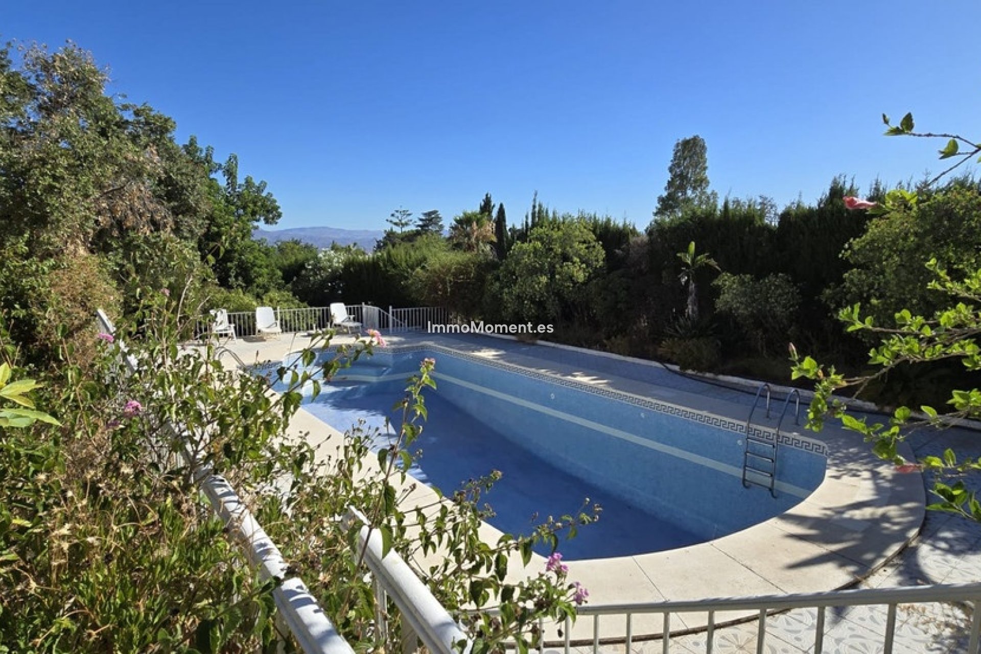 Resale - Villa - Inland  - Alhaurín de la Torre