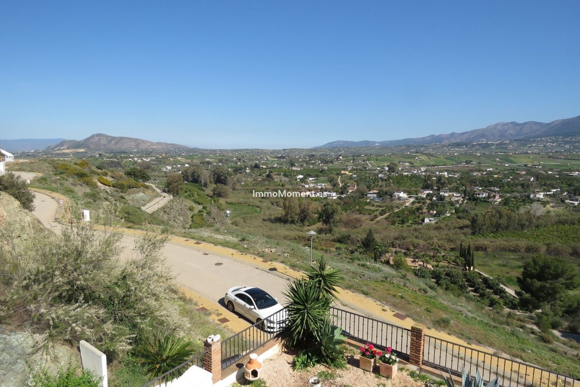 Resale - Villa - Inland  - Alhaurín el Grande Centro