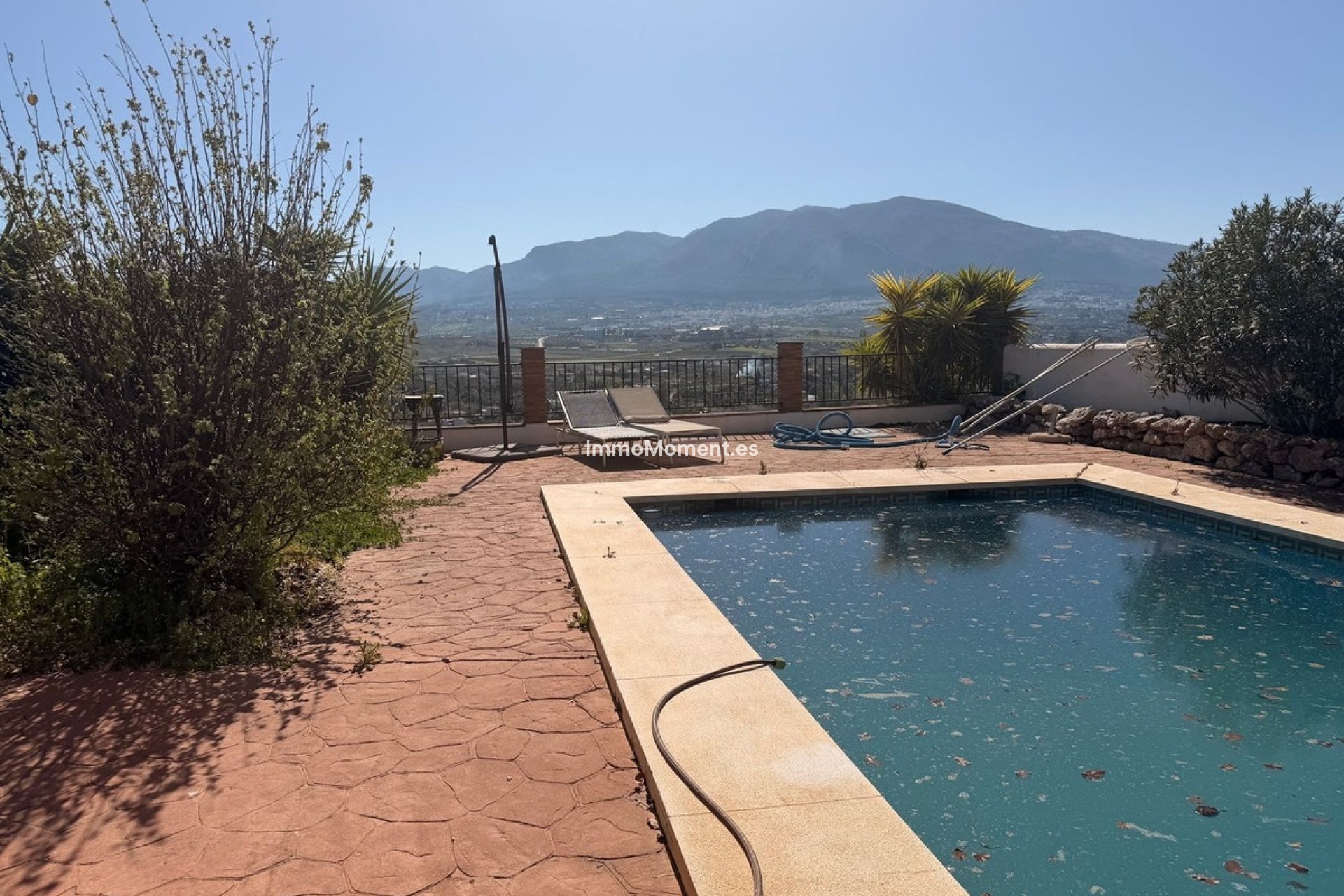 Resale - Villa - Inland  - Alhaurín el Grande Centro