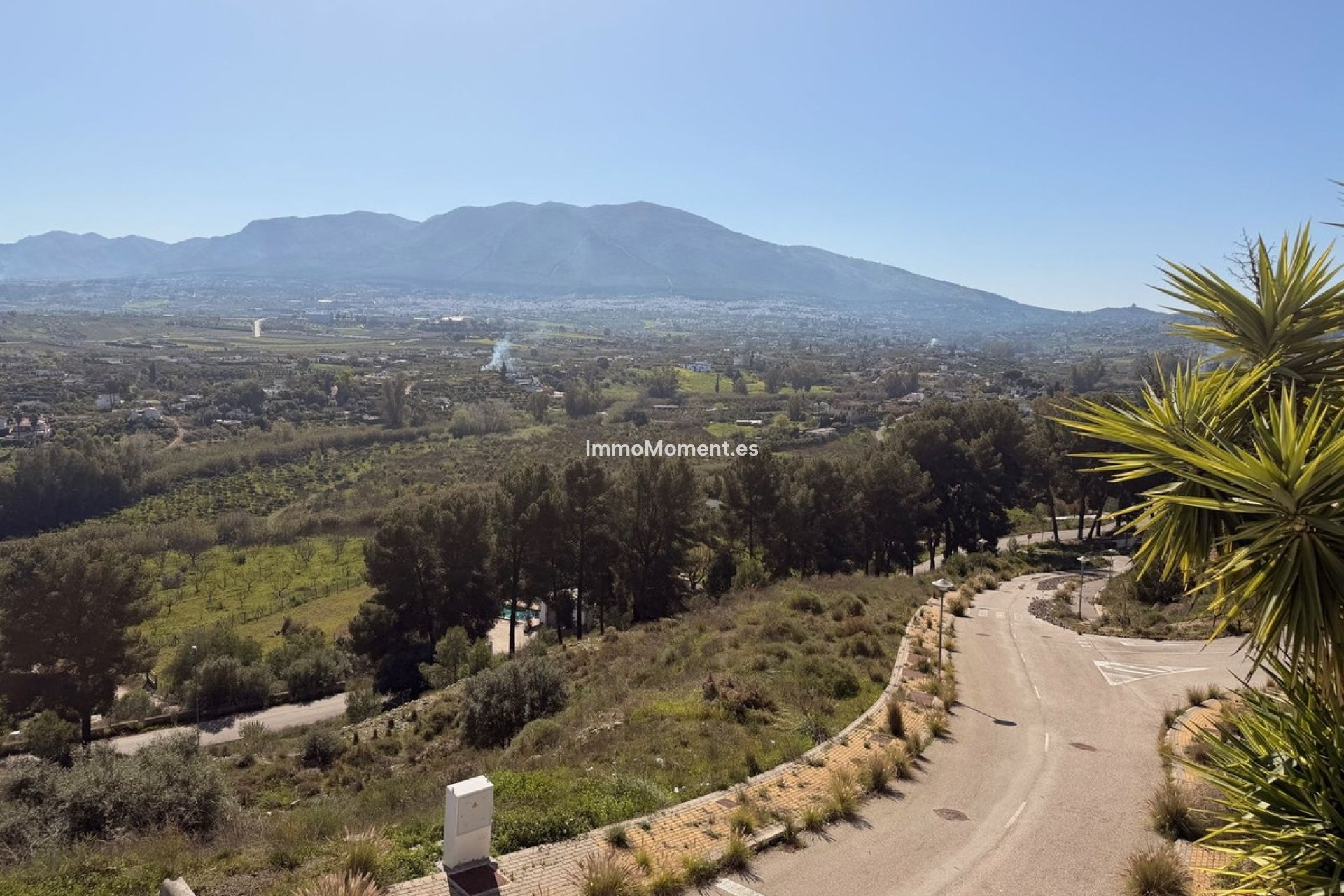 Resale - Villa - Inland  - Alhaurín el Grande Centro