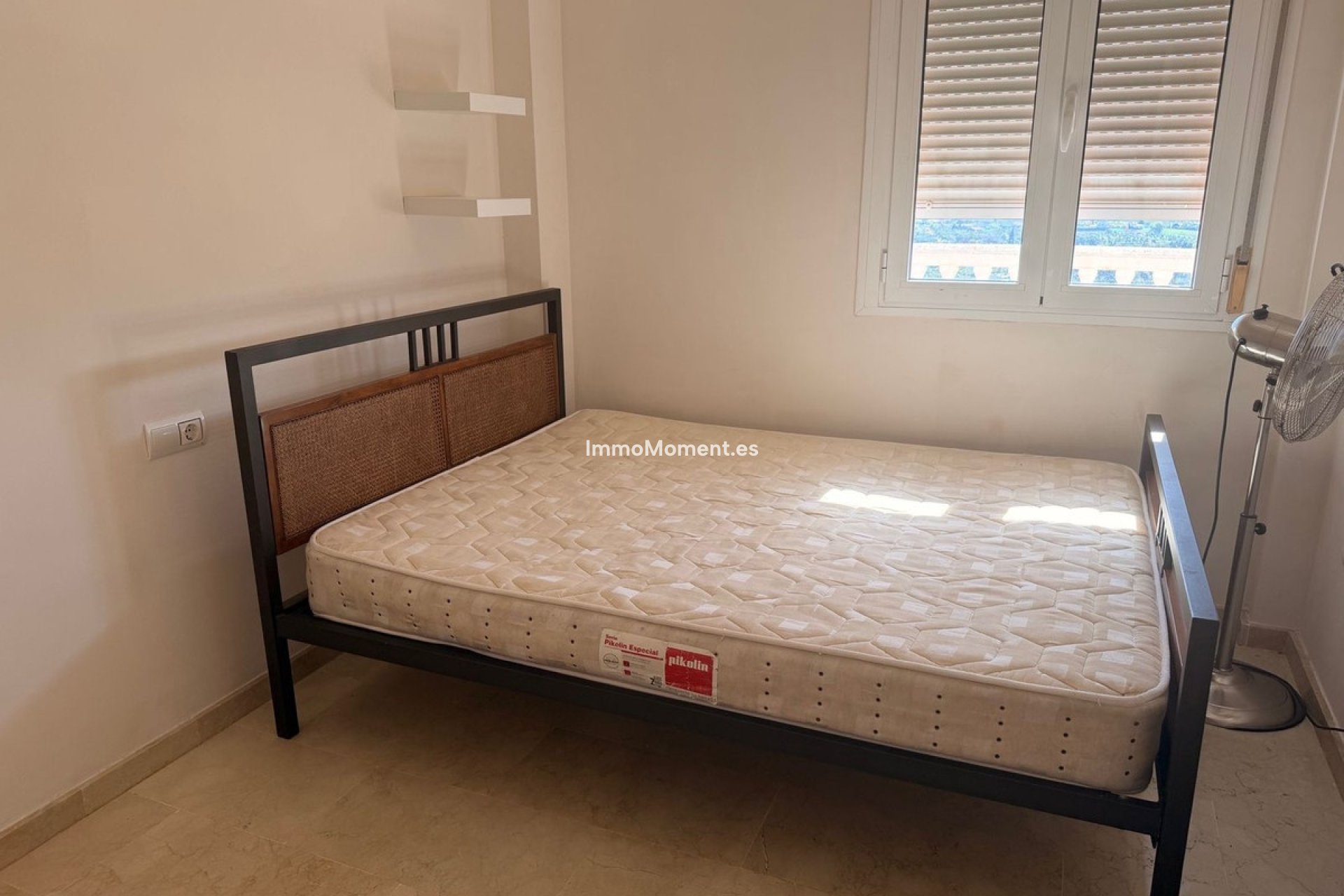 Resale - Villa - Inland  - Alhaurín el Grande Centro