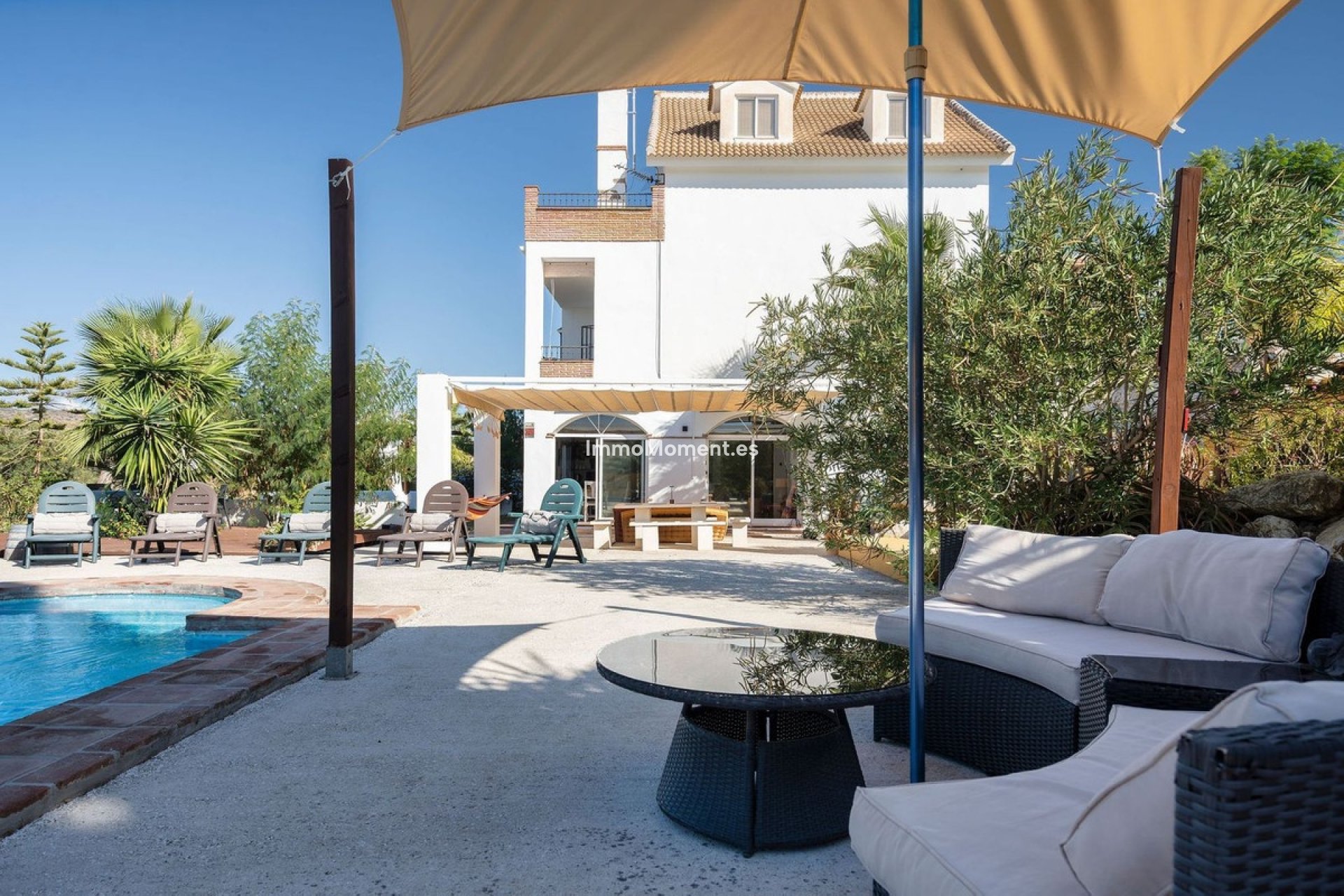 Resale - Villa - Inland  - Alhaurín el Grande Centro