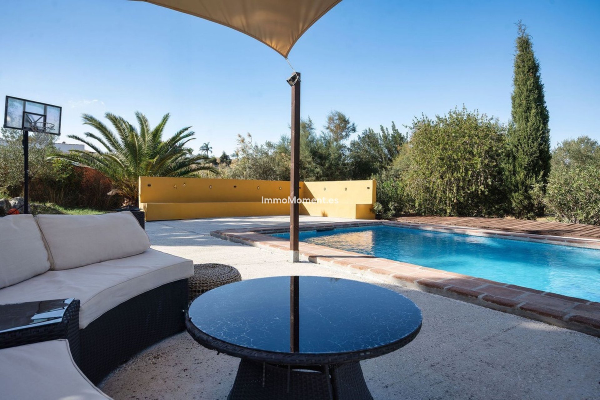 Resale - Villa - Inland  - Alhaurín el Grande Centro