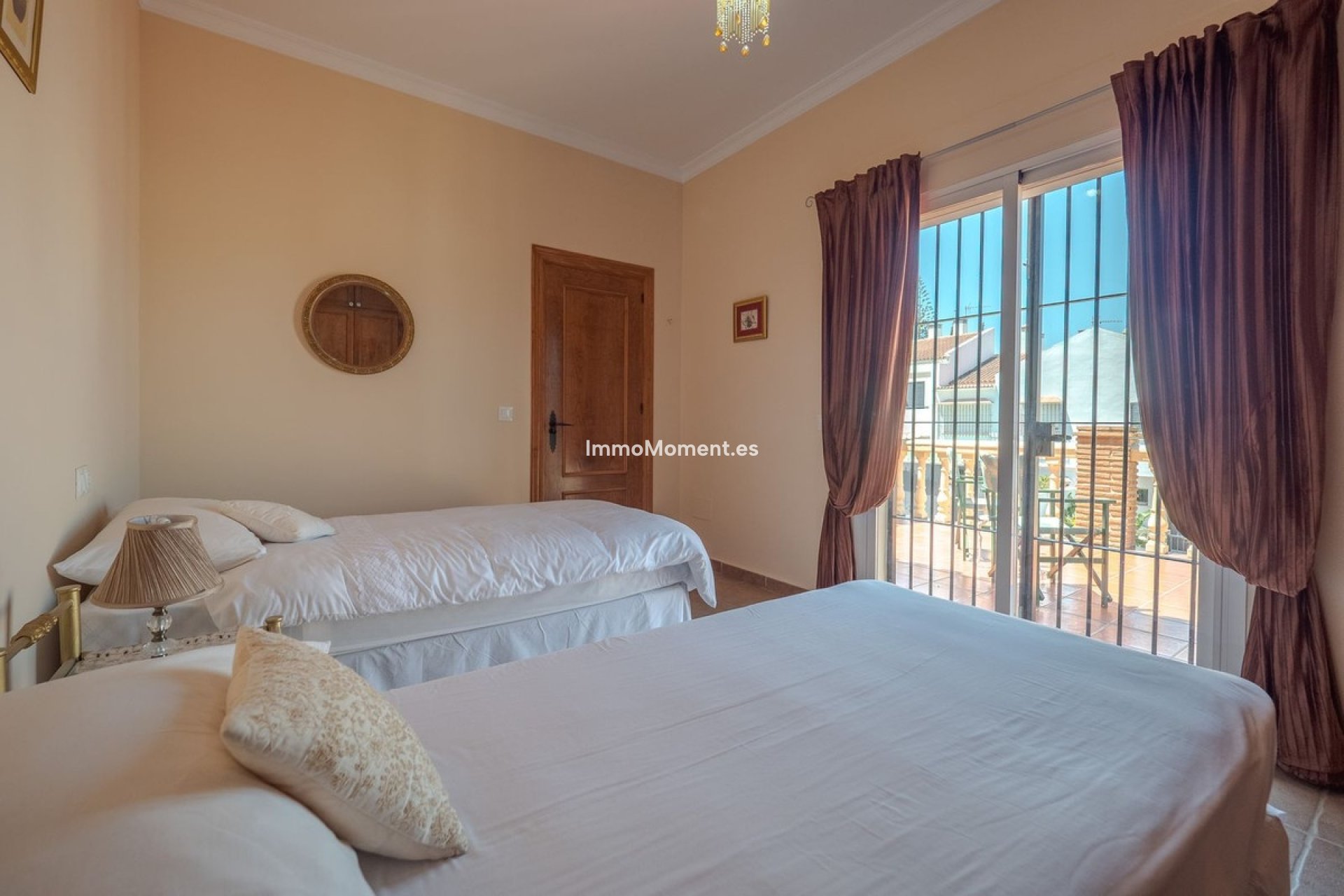 Resale - Villa - Inland  - Alhaurín el Grande Centro