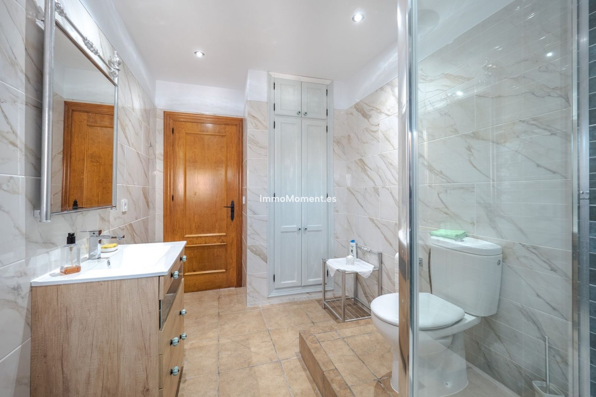 Resale - Villa - Inland  - Alhaurín el Grande Centro