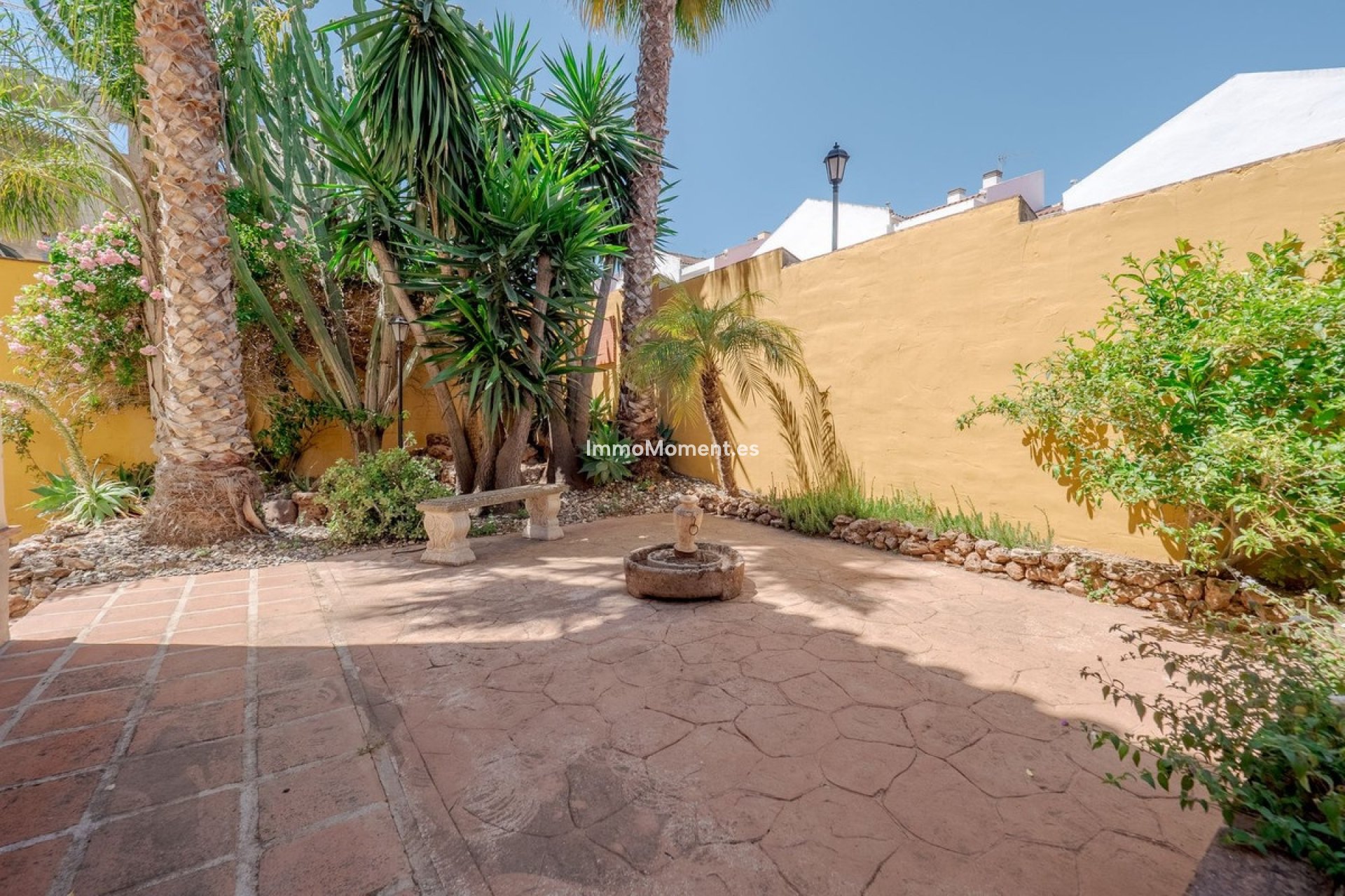 Resale - Villa - Inland  - Alhaurín el Grande Centro