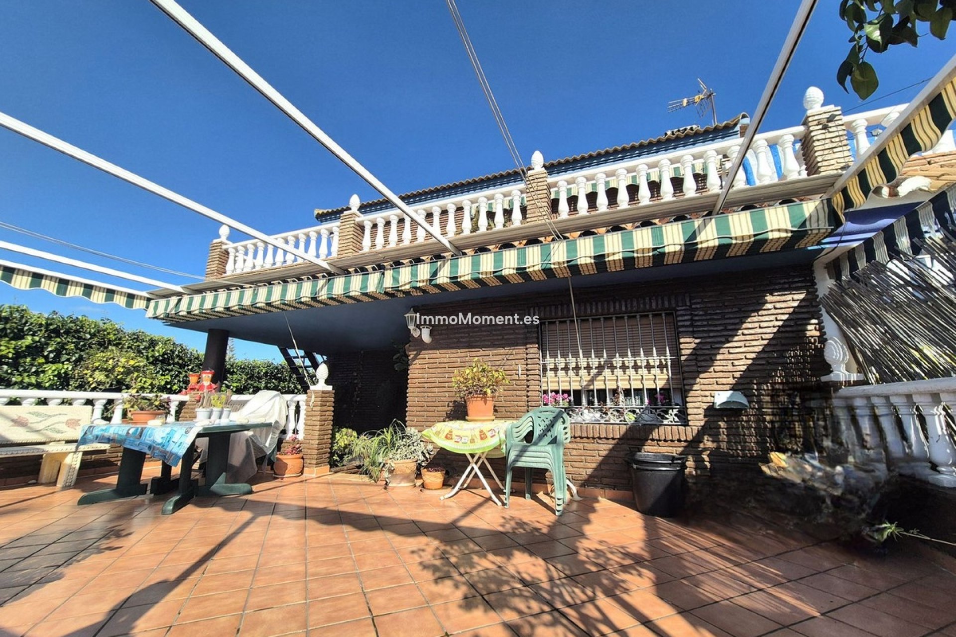 Resale - Villa - Inland  - Alhaurín el Grande Centro