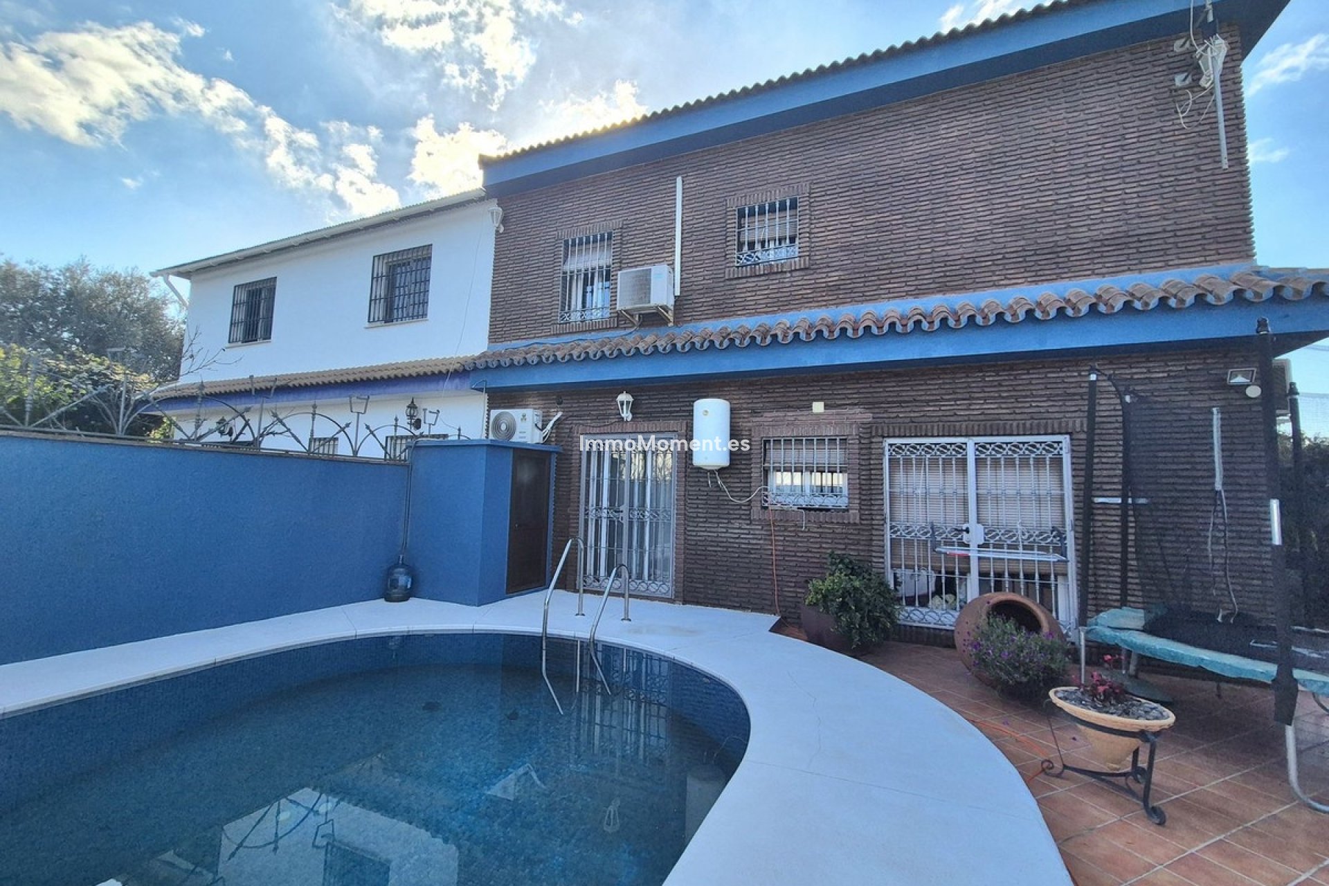 Resale - Villa - Inland  - Alhaurín el Grande Centro