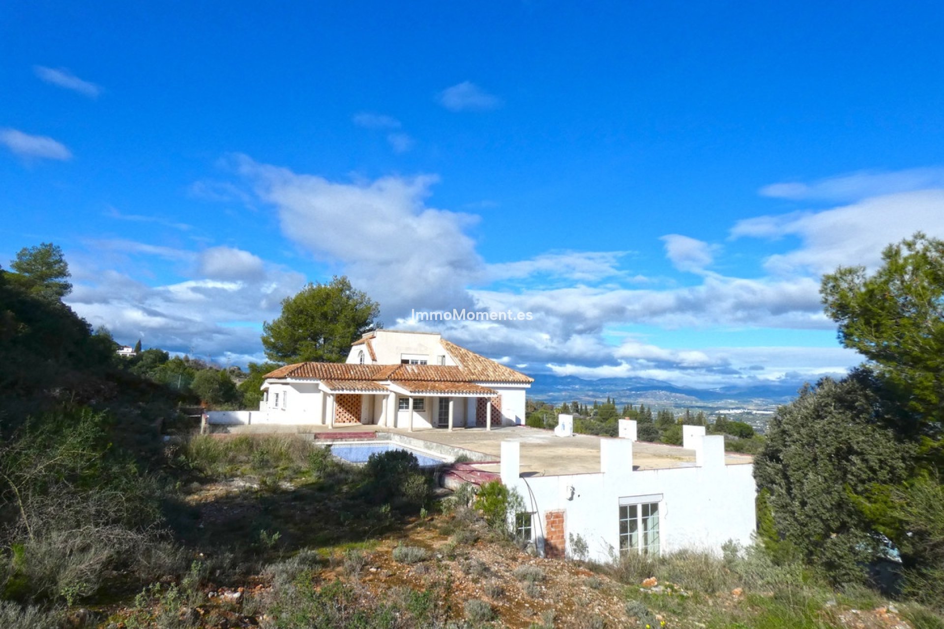 Resale - Villa - Inland  - Alhaurín el Grande Centro