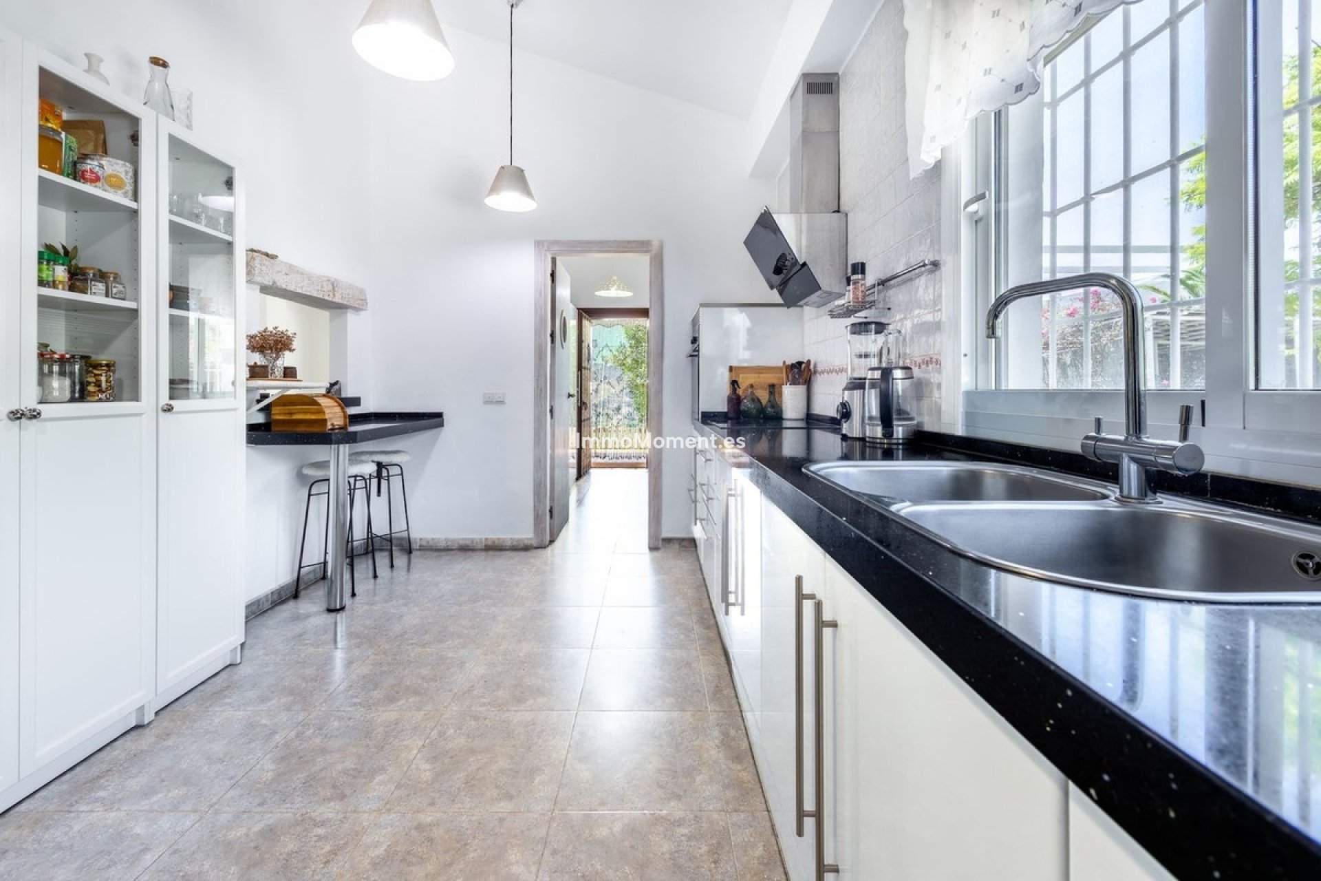 Resale - Villa - Inland  - Alhaurín el Grande Centro