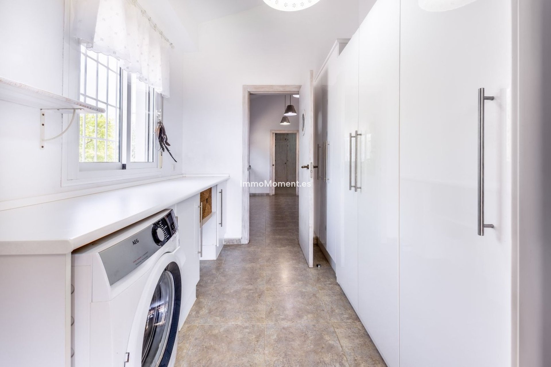 Resale - Villa - Inland  - Alhaurín el Grande Centro