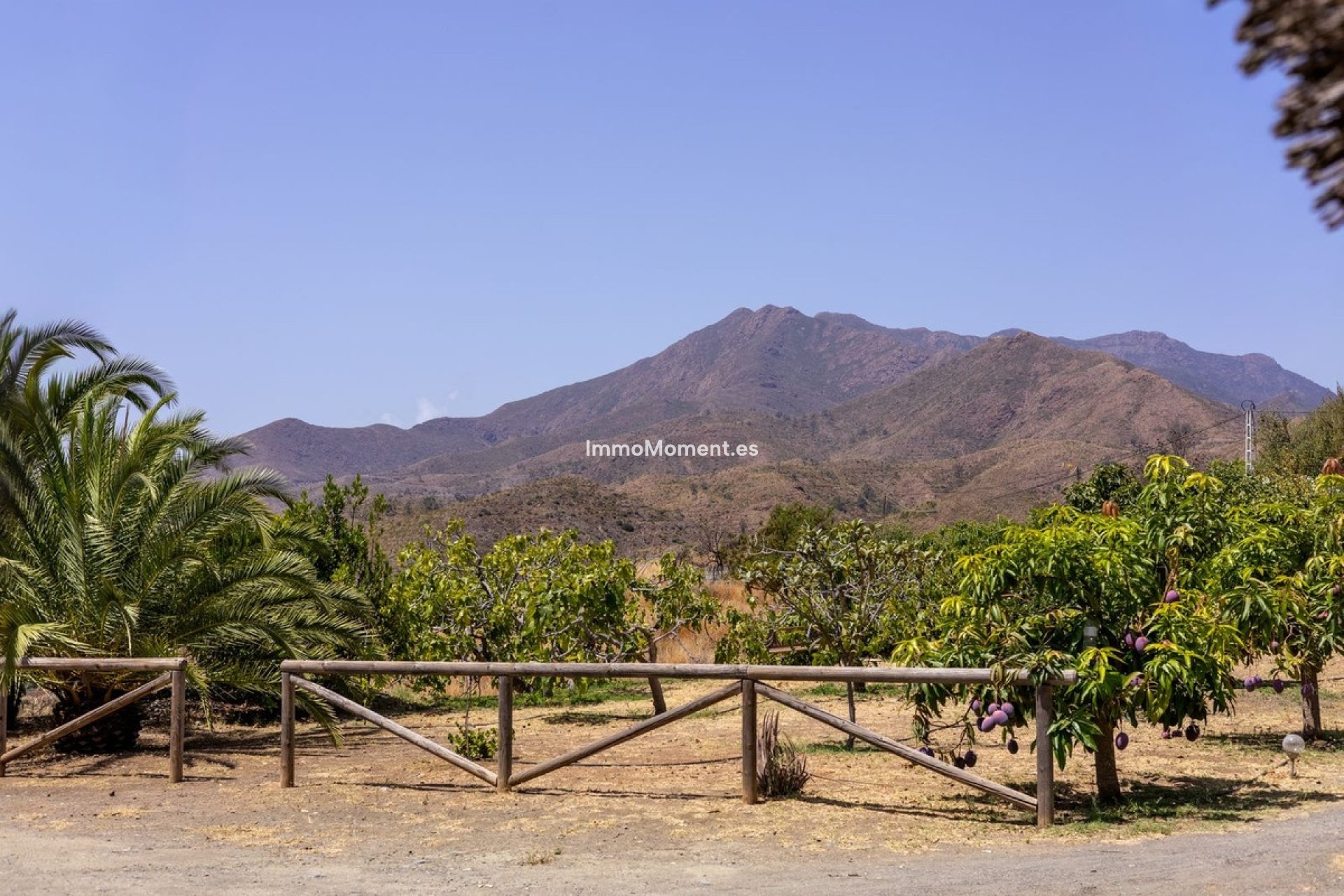 Resale - Villa - Inland  - Alhaurín el Grande Centro