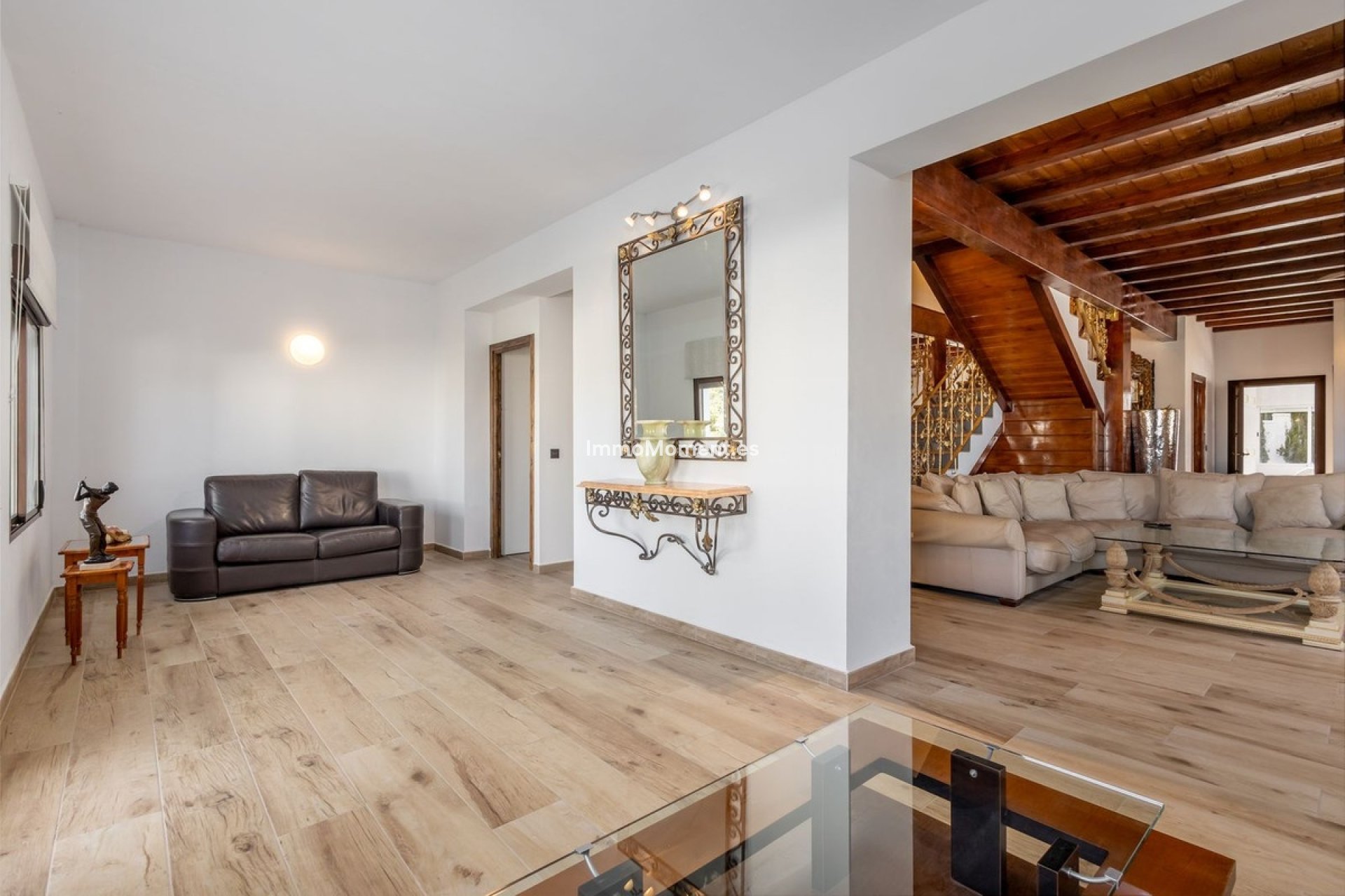 Resale - Villa - Inland  - Alhaurín el Grande Centro