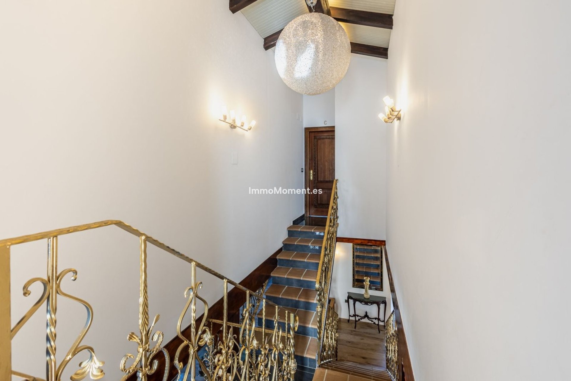 Resale - Villa - Inland  - Alhaurín el Grande Centro