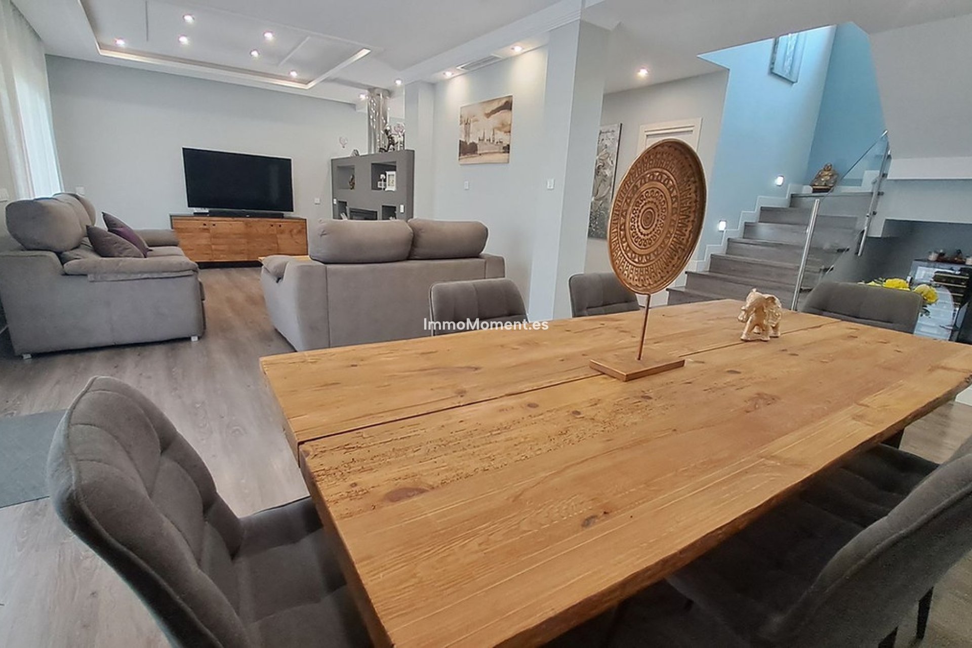 Resale - Villa - Inland  - Alhaurín el Grande Centro