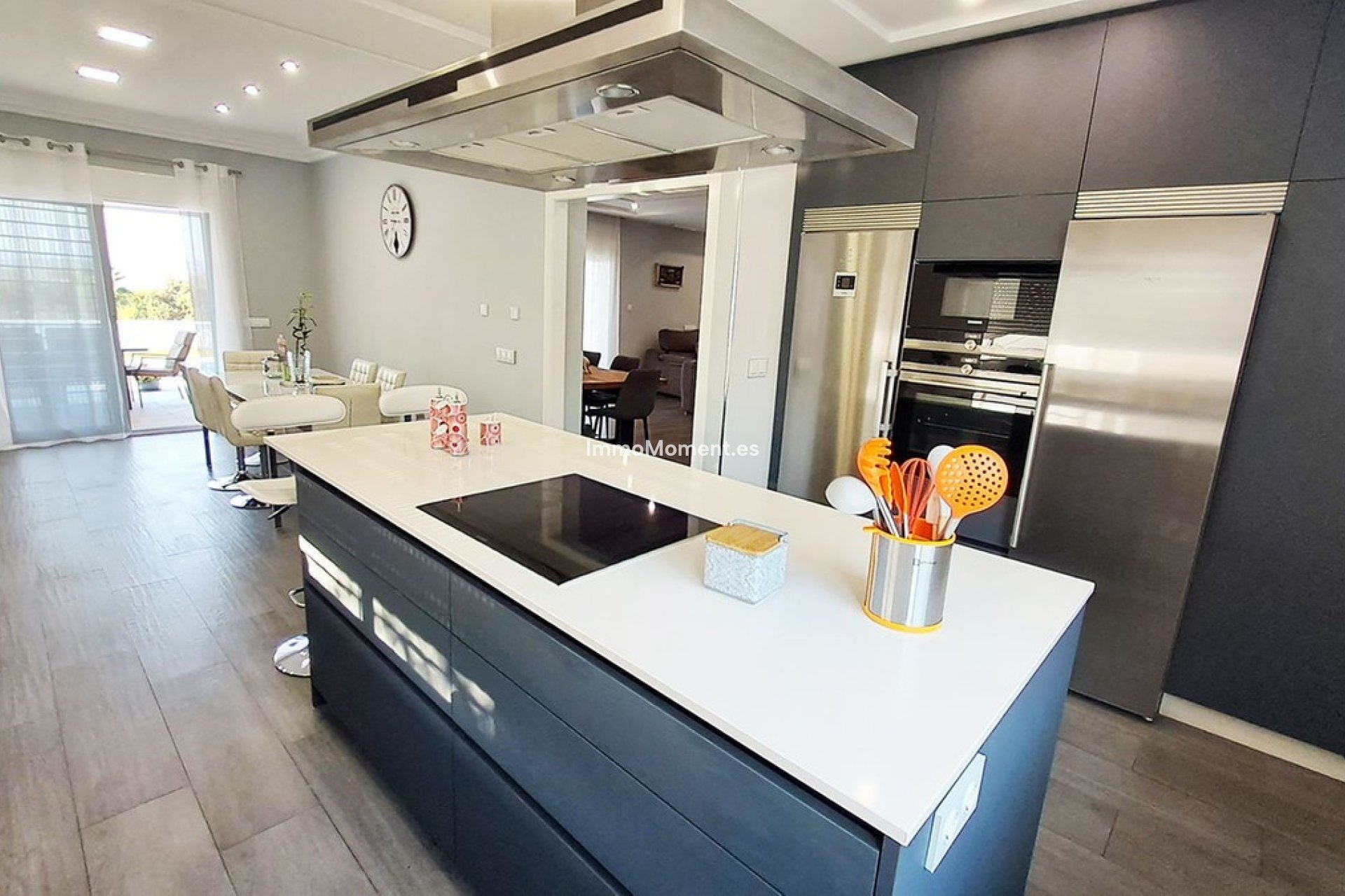 Resale - Villa - Inland  - Alhaurín el Grande Centro