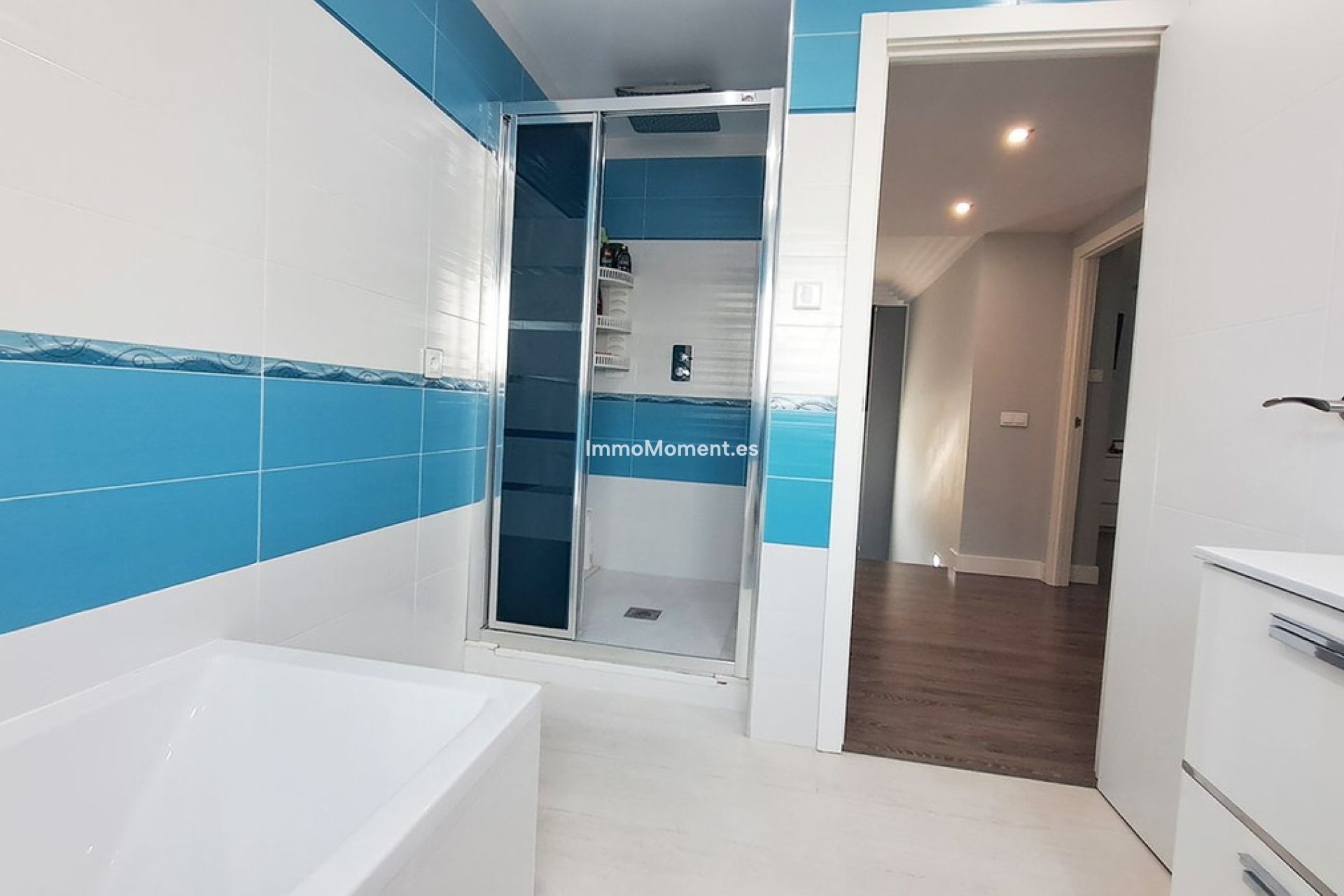 Resale - Villa - Inland  - Alhaurín el Grande Centro