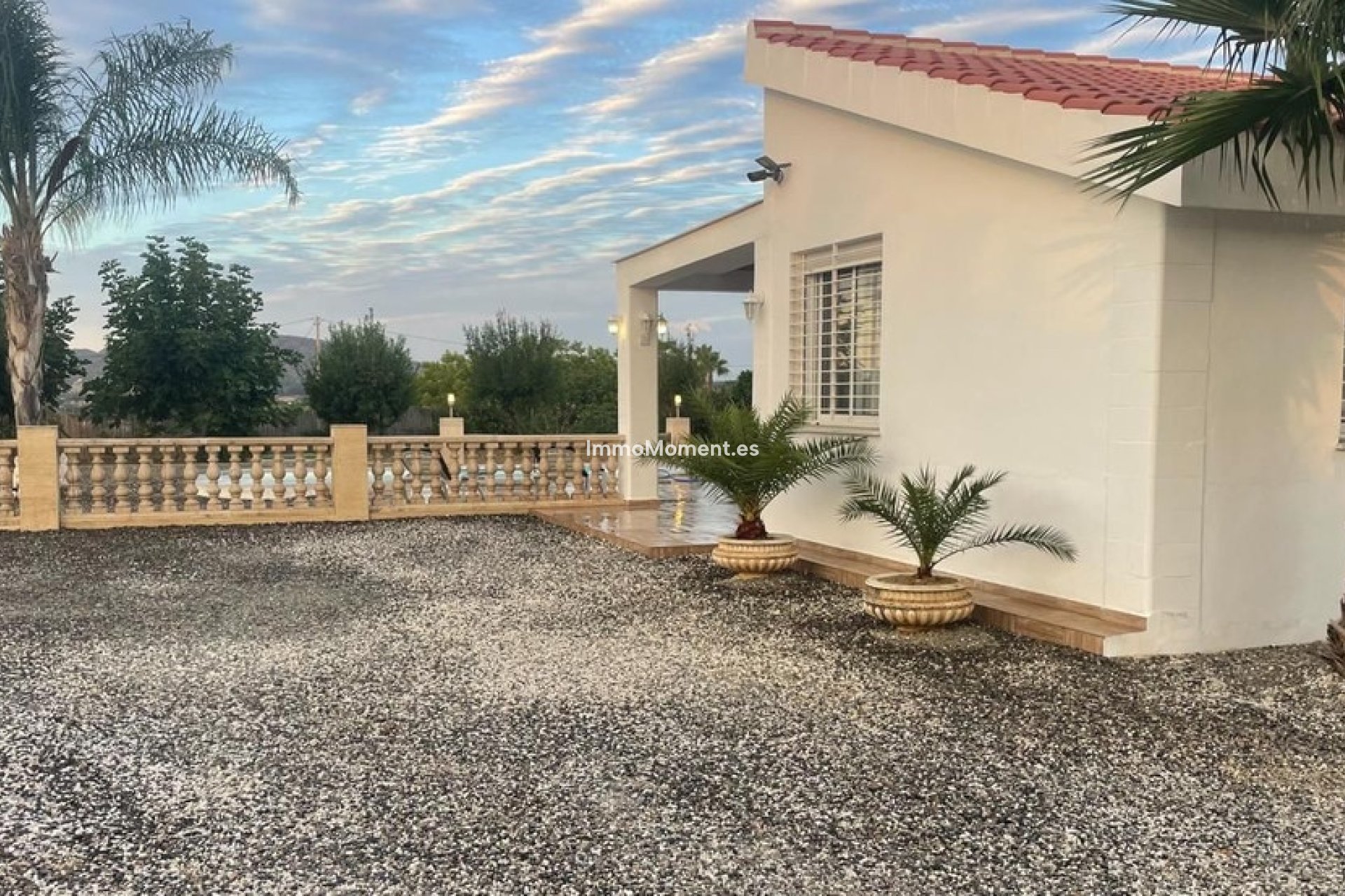 Resale - Villa - Inland  - Alhaurín el Grande Centro