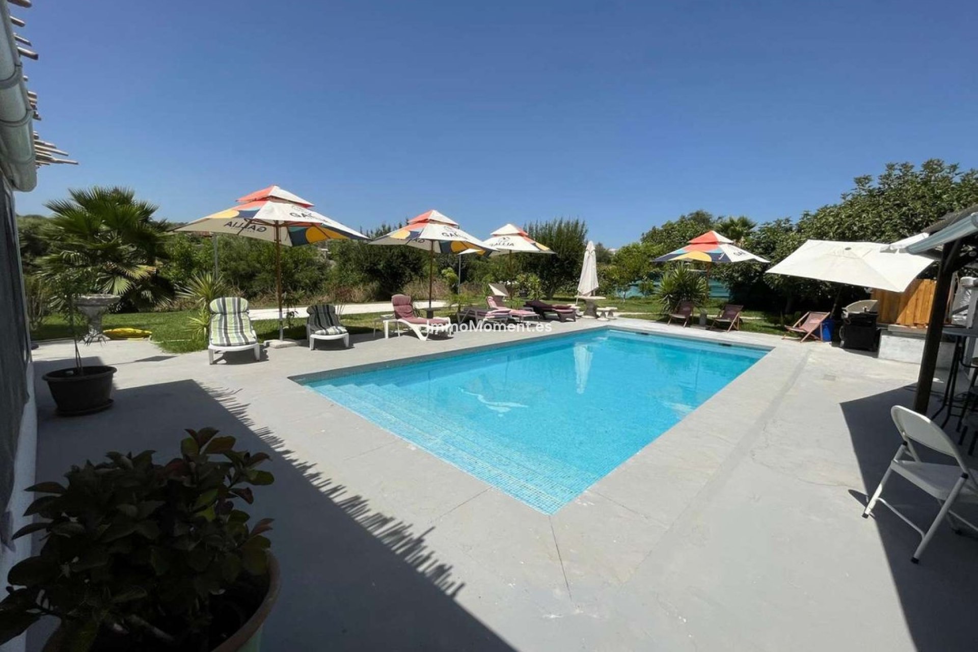 Resale - Villa - Inland  - Alhaurín el Grande Centro