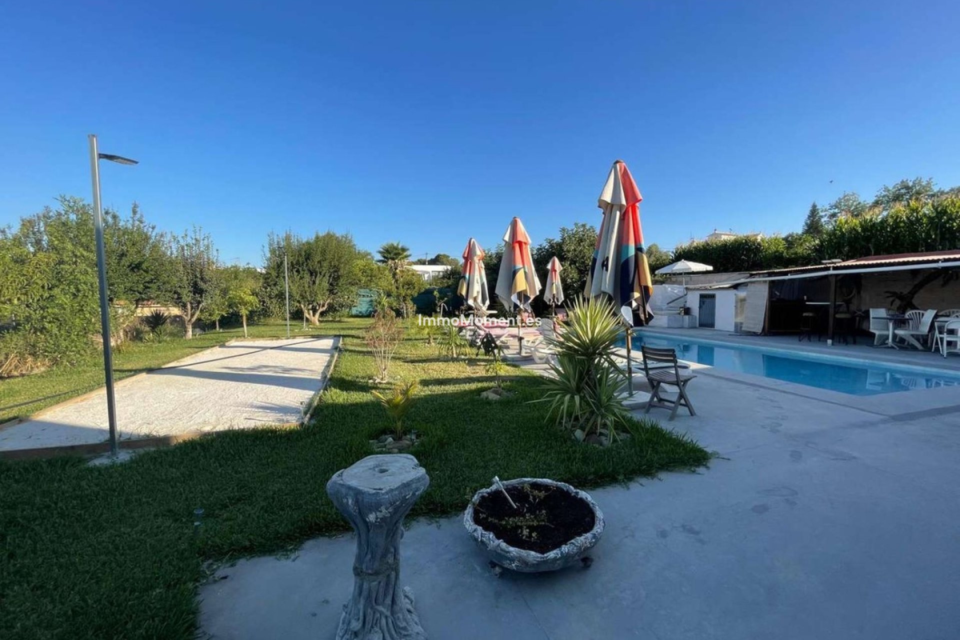 Resale - Villa - Inland  - Alhaurín el Grande Centro