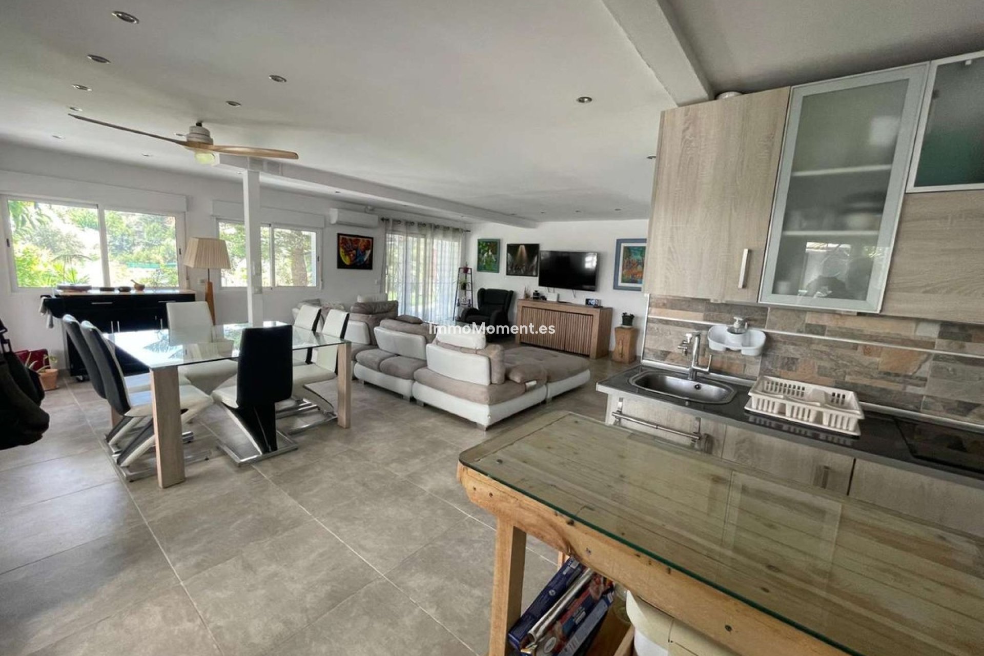 Resale - Villa - Inland  - Alhaurín el Grande Centro