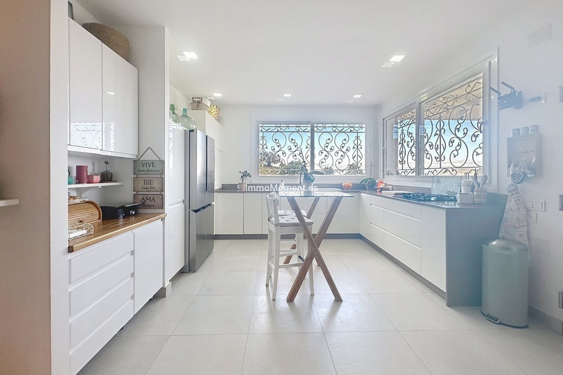 Resale - Villa - Inland  - Alhaurín el Grande Centro