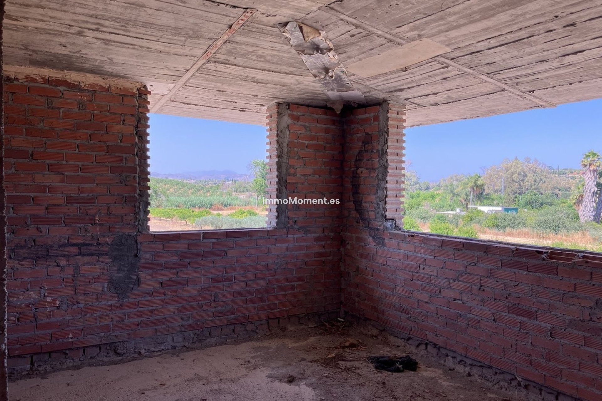 Resale - Villa - Inland  - Alhaurín el Grande Centro