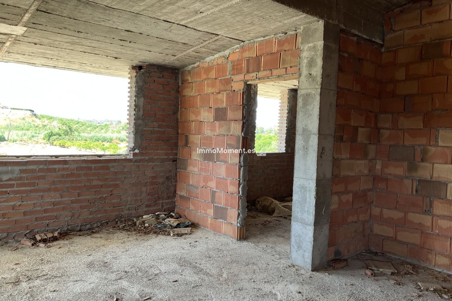 Resale - Villa - Inland  - Alhaurín el Grande Centro